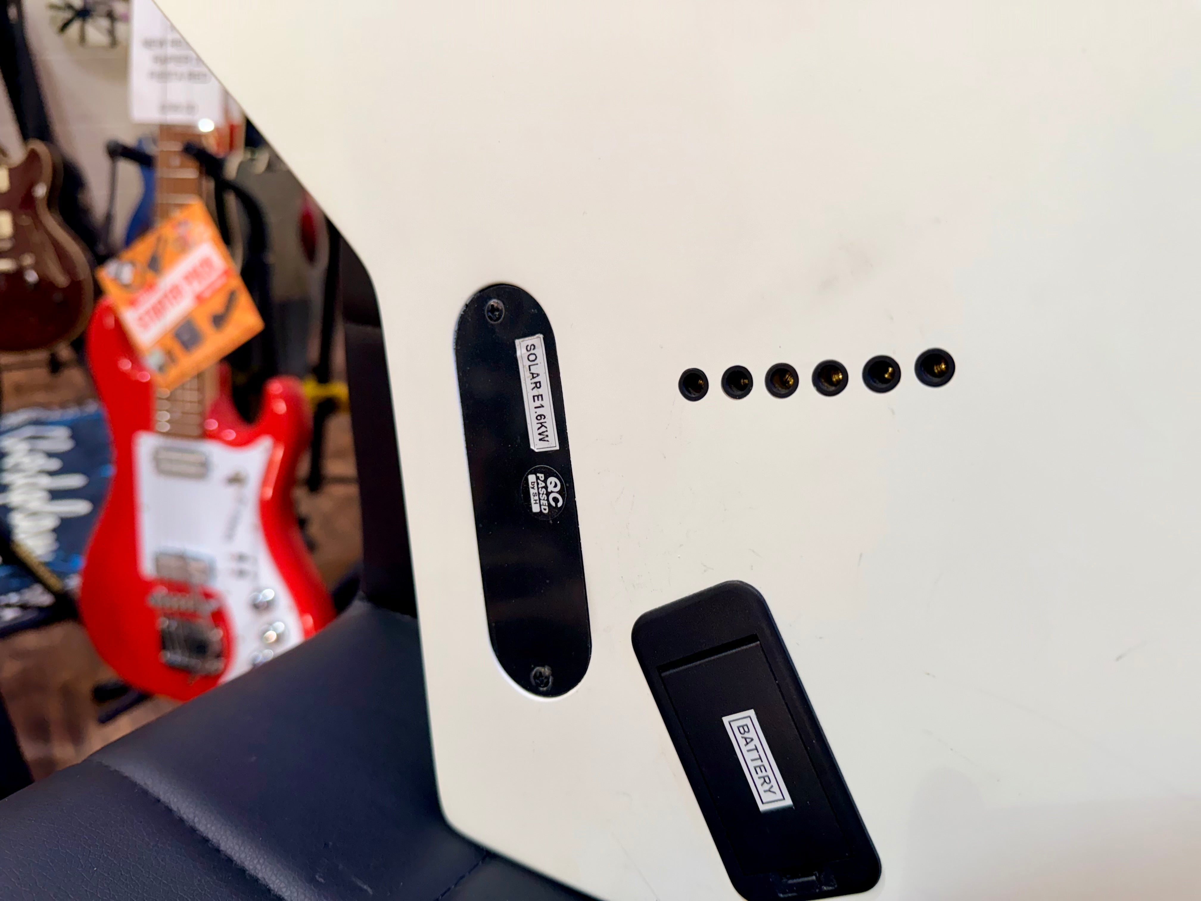 🔥2022🔥 Solar E1.6KW Kirk Windstein Signature~ Explorer Matte White~EMG~Gig Bag