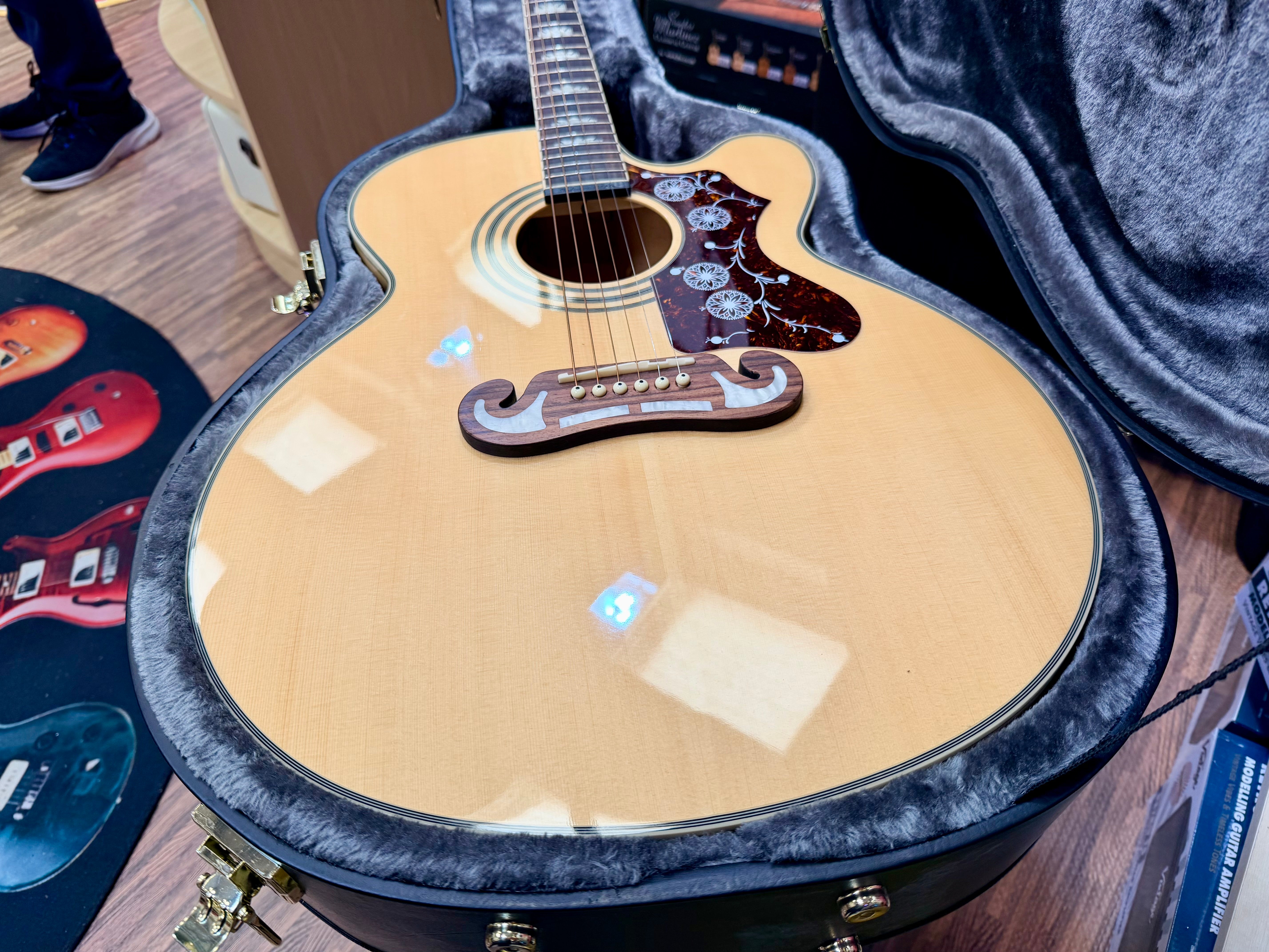 ✨MINT✨ Epiphone EJ-200SCE Jumbo Electro Acoustic~ Natural~ Esonic 2 + H/Case!