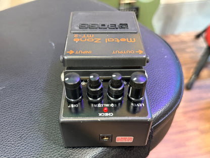 🎸 Boss MT-2 Metal Zone Distortion Pedal~ Guitar Effects Unit 🎸