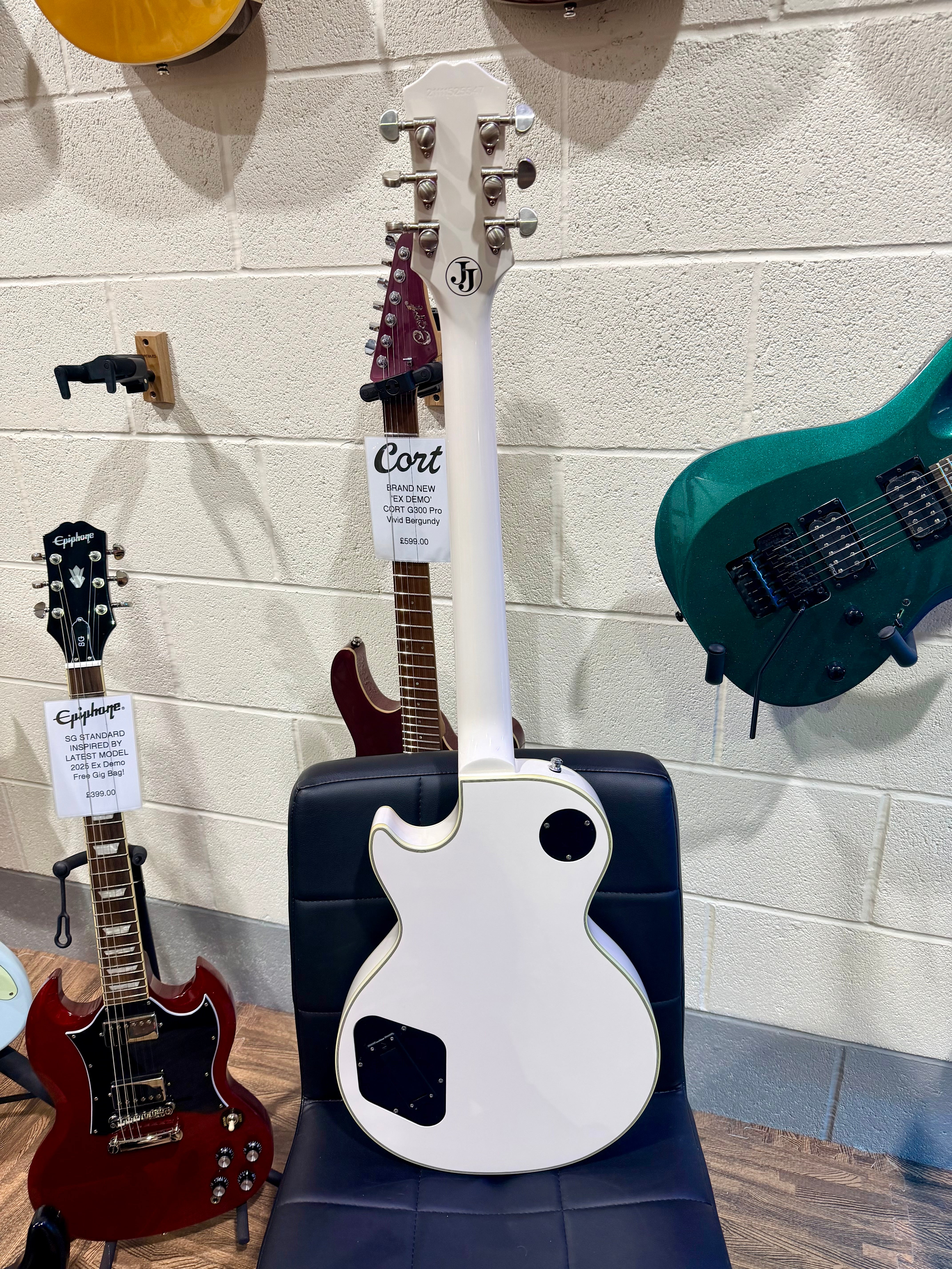 🔥MINT🔥 Epiphone Jerry Cantrell Les Paul Custom Prophecy~ Bone White~ Hard Case