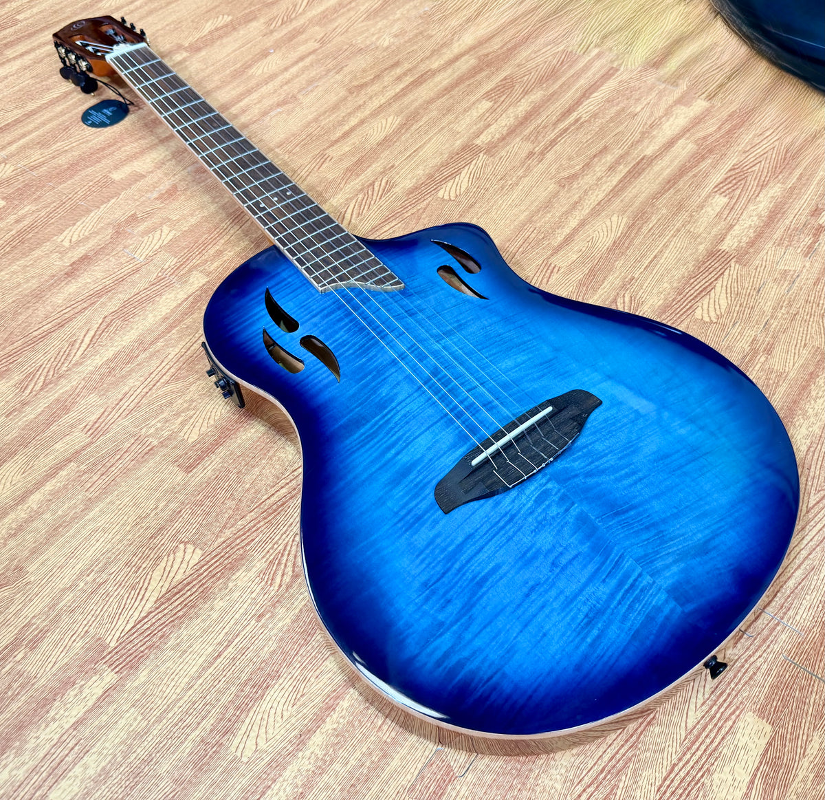 🔥NEW🔥 Ortega TourPlayer Deluxe RTPDLX-FMA Nylon Electro-Acoustic Guitar Blue!