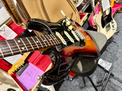 🔥LOLLAR 64 PICKUP UPGRADE🔥 Fender Vintera II ‘60s Stratocaster 2023~ Sunburst!