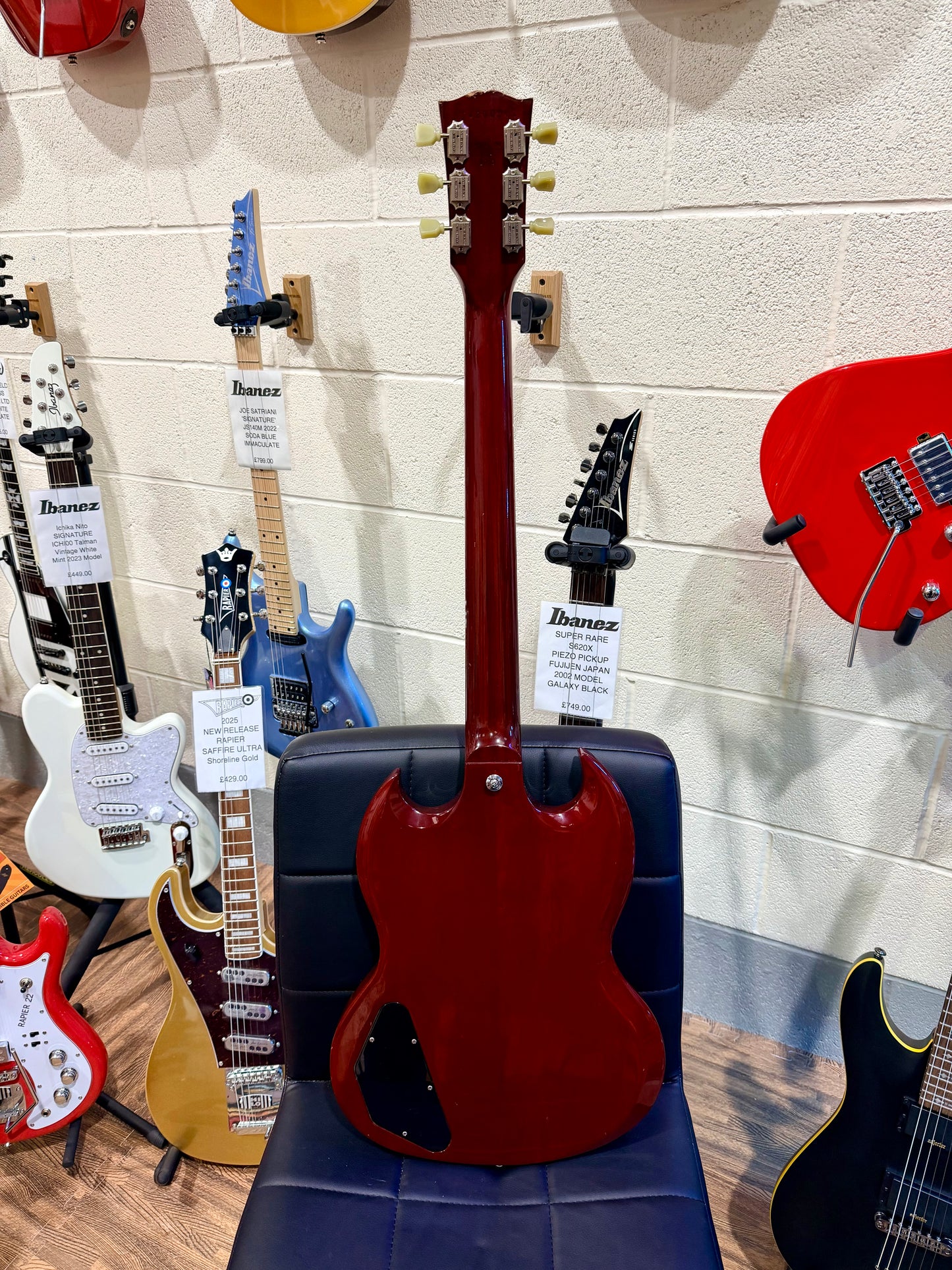 🍒2010🍒 Gibson SG Standard~ USA Made~ Heritage Cherry~ Hard Case~ Lovely!