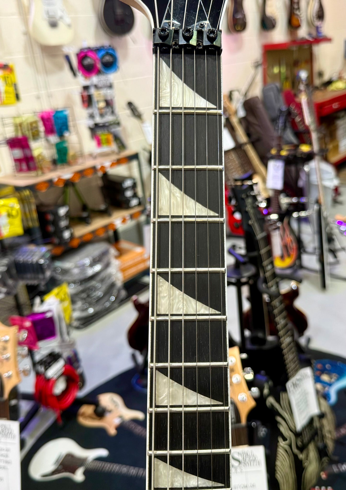 🔥2024 MINT🔥 Jackson JS32 Warrior~ Snow White~ Floyd Rose~ Amaranth Fretboard!