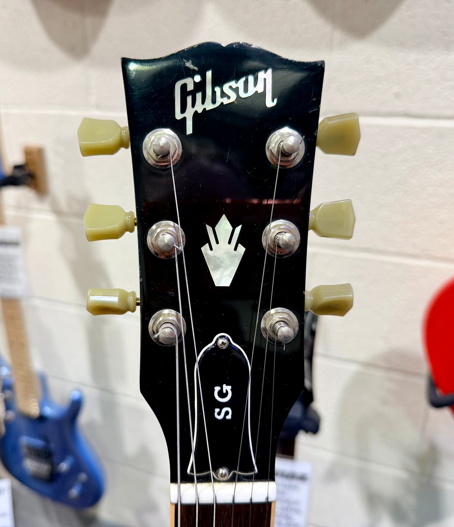 🍒2010🍒 Gibson SG Standard~ USA Made~ Heritage Cherry~ Hard Case~ Lovely!