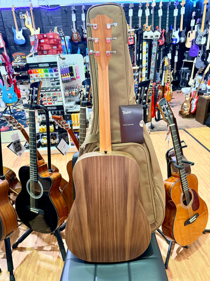 2026 Taylor Big Baby BBT Acoustic Guitar~ Natural~ Ex-Demo Mint + GigBag