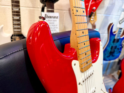 🎸 1995 KOREA 🎸Fender Squier Stratocaster~ Korean Made Strat~ Cherry Red!