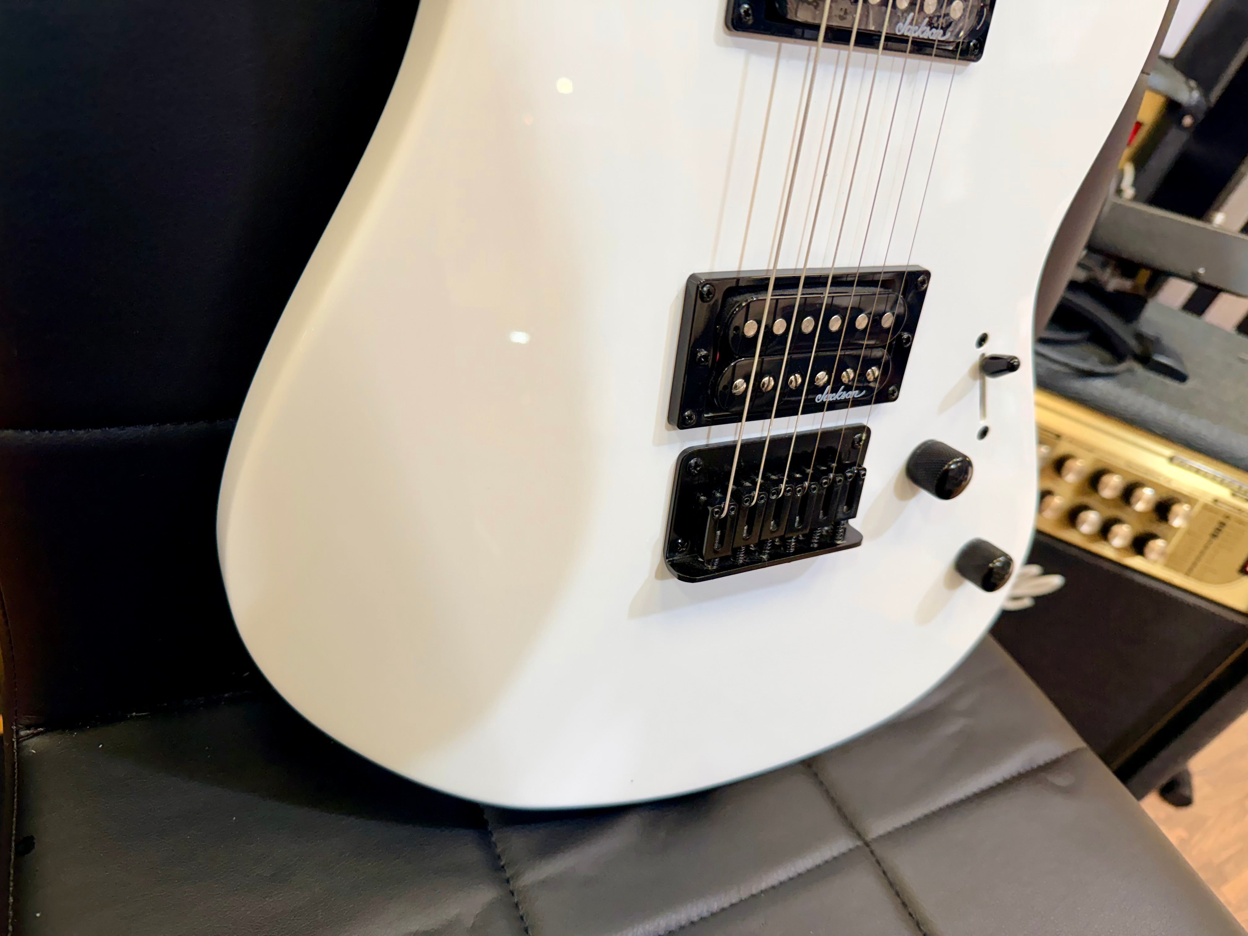 ✨EX-DEMO✨ Jackson JS Series Surfcaster JS22 HT Snow White Electric Guitar!