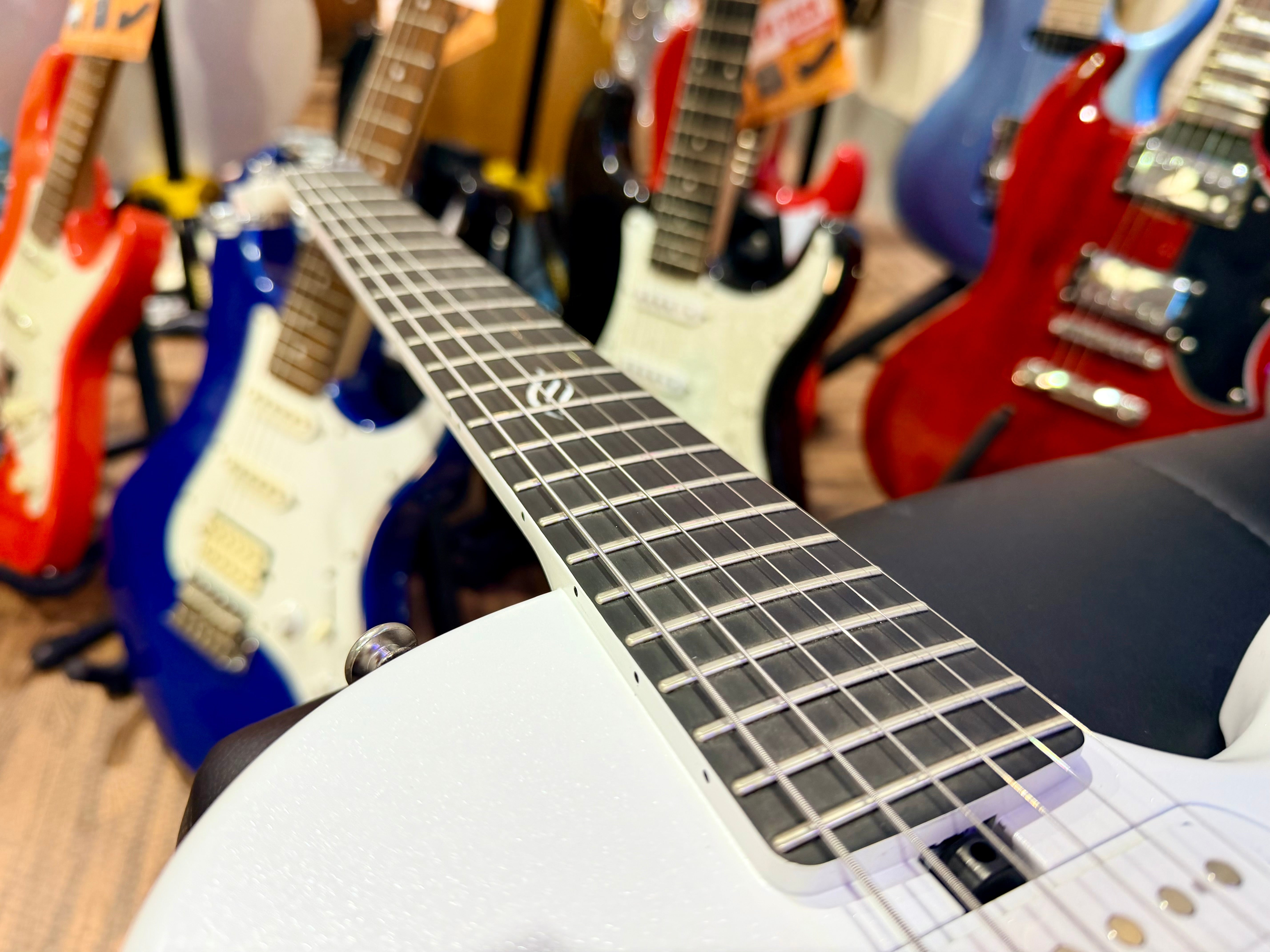 🔥 Enya Nova Go Sonic~ Pearl White~ Smart Electric Guitar~Speaker & FX + Bag 🔥