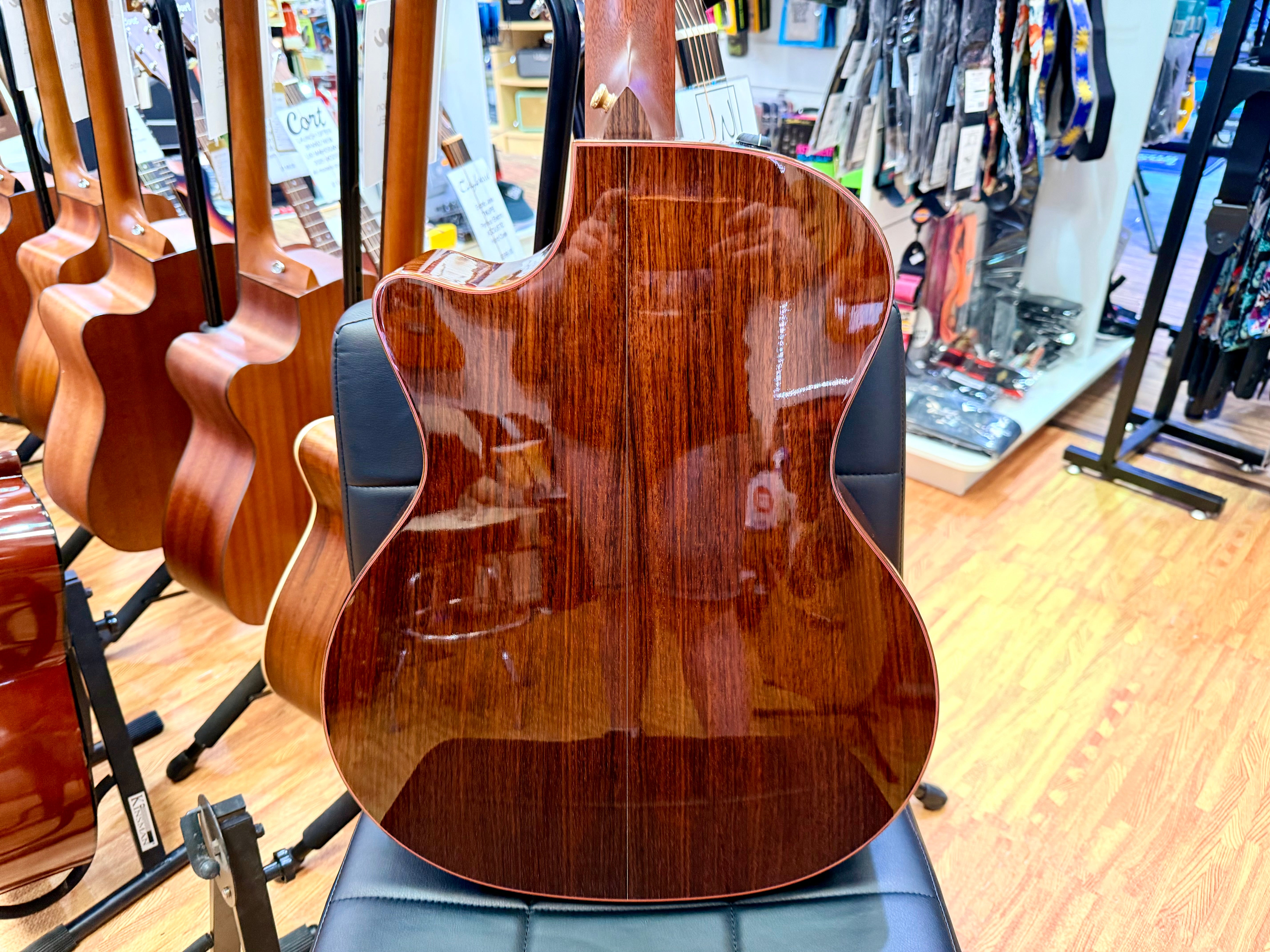 ✨BEAUTIFUL✨ 2011 Taylor 914ce Grand Auditorium~ Cindy Inlay~ Electro Acoustic!