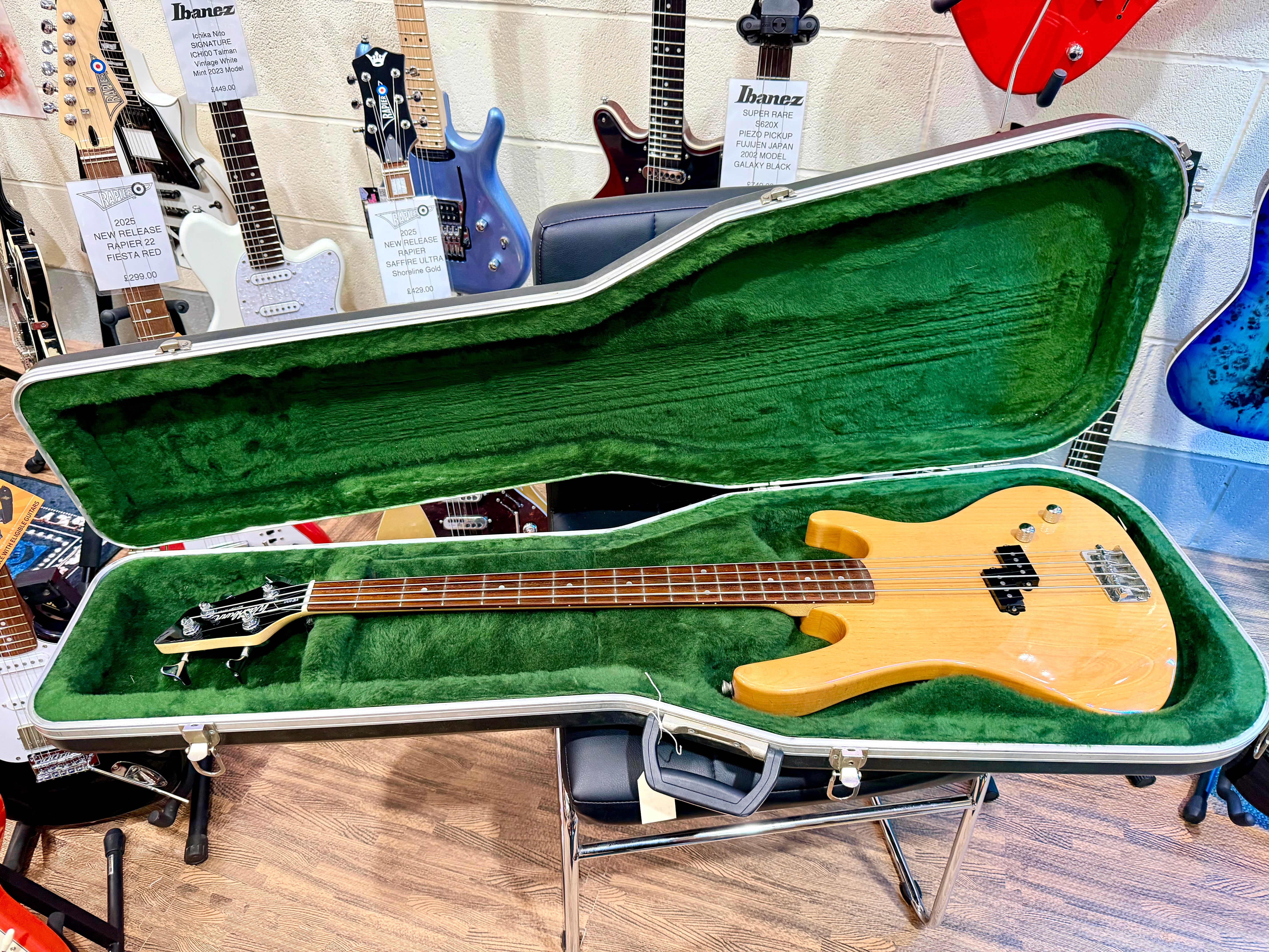 🎸 Washburn XB100 Electric Bass Guitar~ Hard Case~ Natural Gloss 🎸