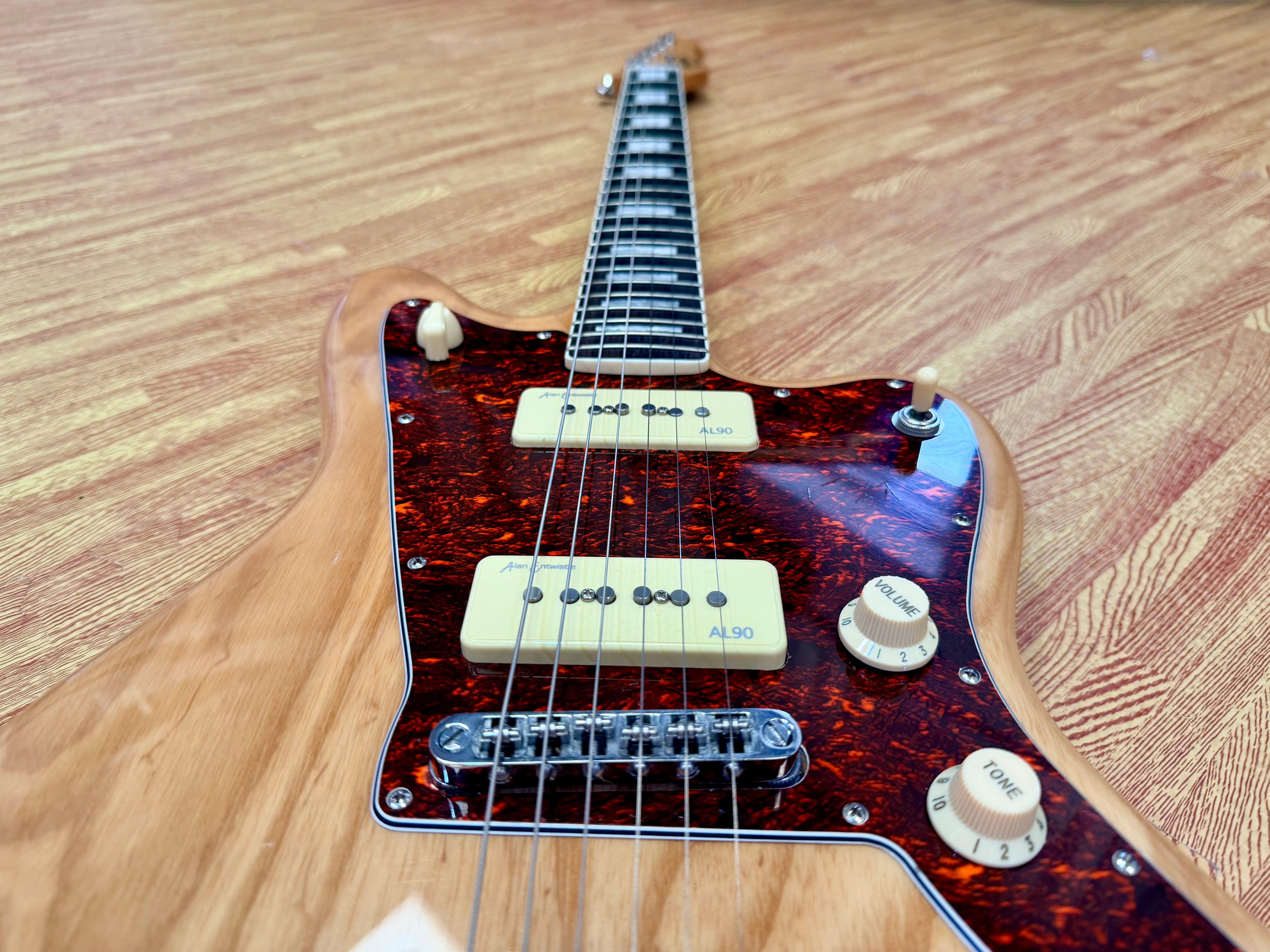 ✨2024✨ Revelation RJT60 DLX Deluxe Natural Swamp Ash~ Alan Entwistle Jazzmaster