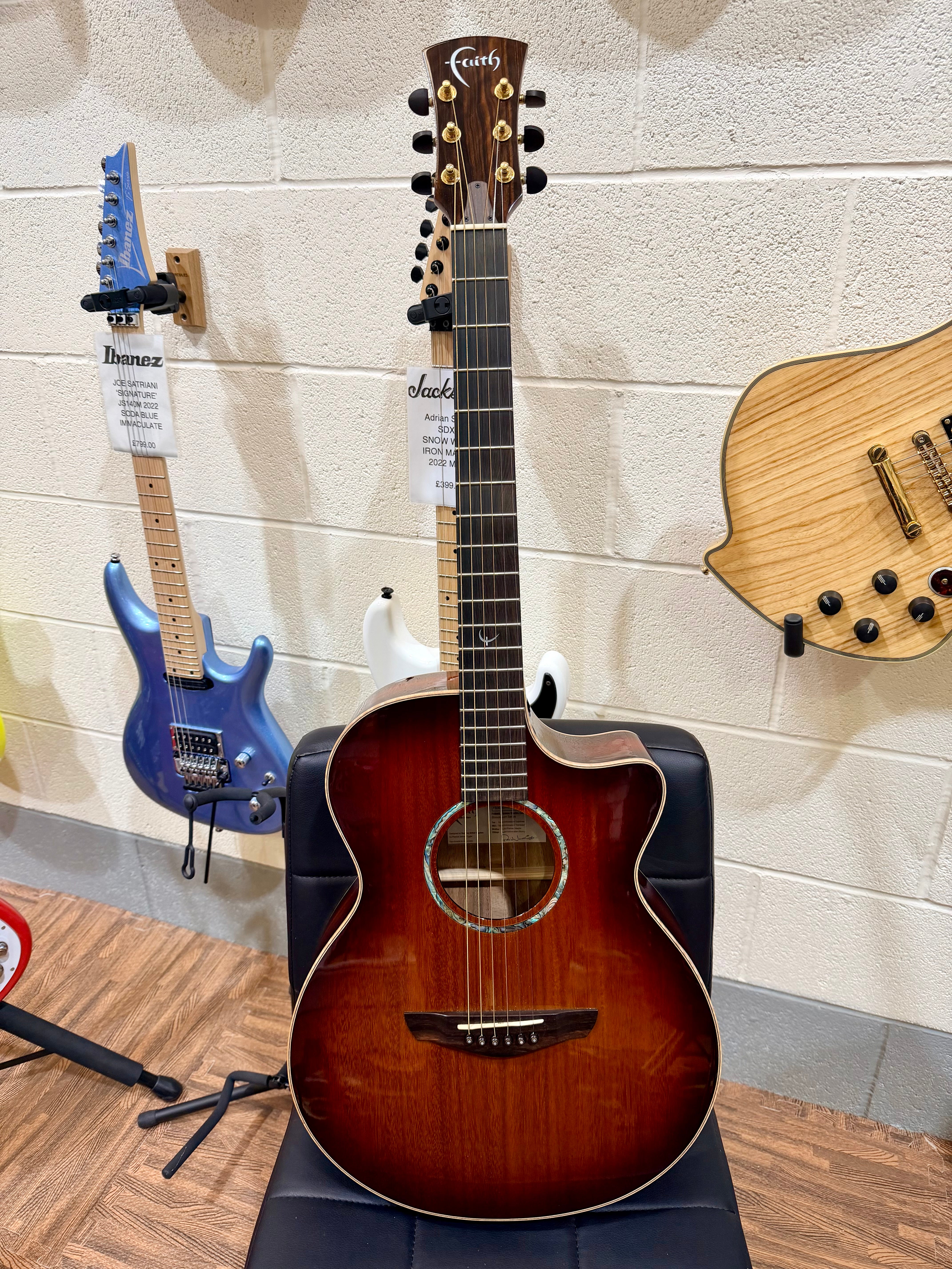 🌟MINT🌟 Faith FVBMB Venus Trembesi Blood Moon Burst~ Electro Acoustic~ Hard Case!