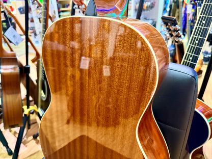Vintage V900PNC Solid Spruce Parlour Acoustic Guitar~ Orchestral OM Solid Top