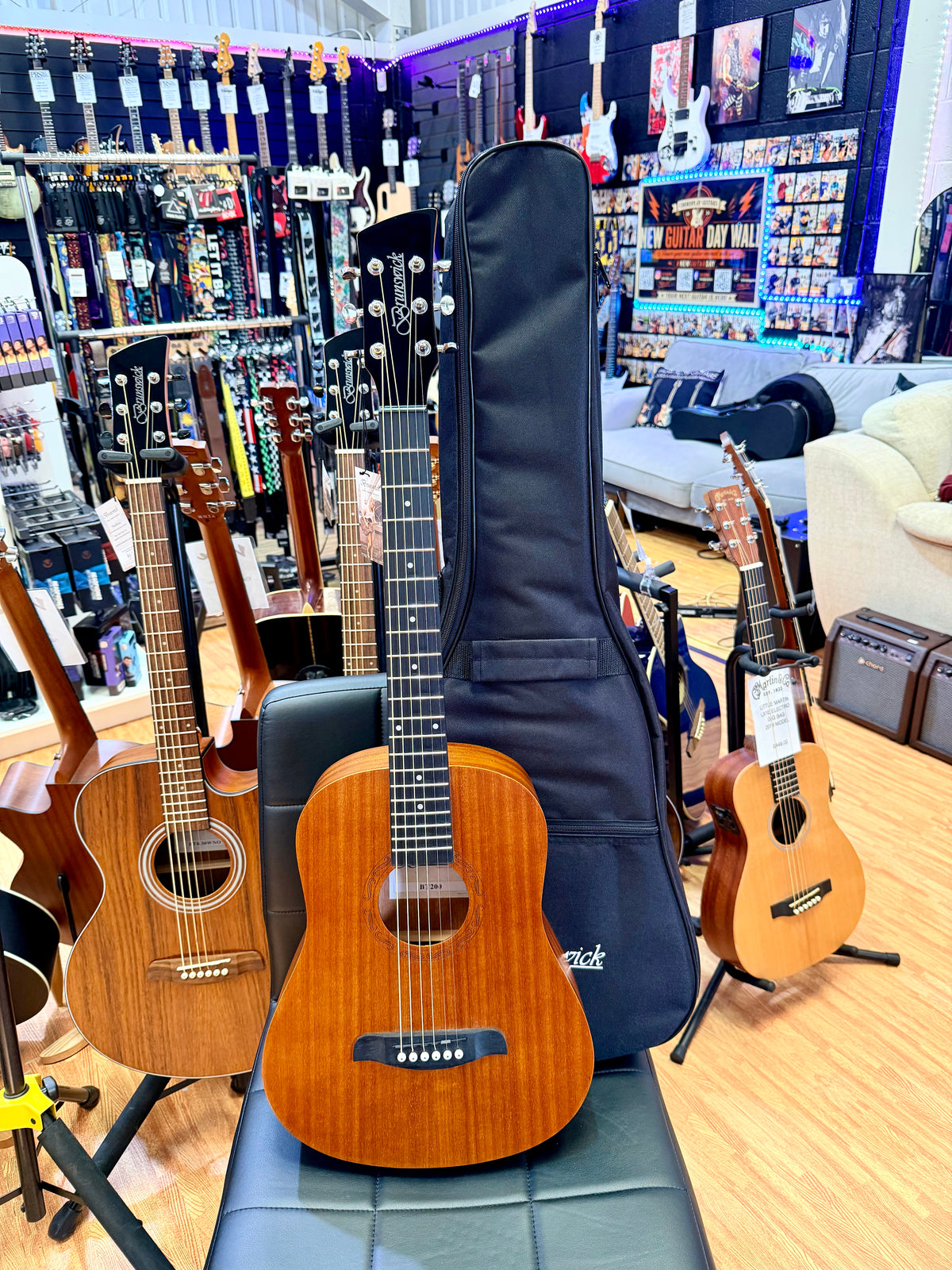 ✨NEW✨ Brunswick BT200 3/4 Travel Acoustic Guitar In Natural With Gig Bag!