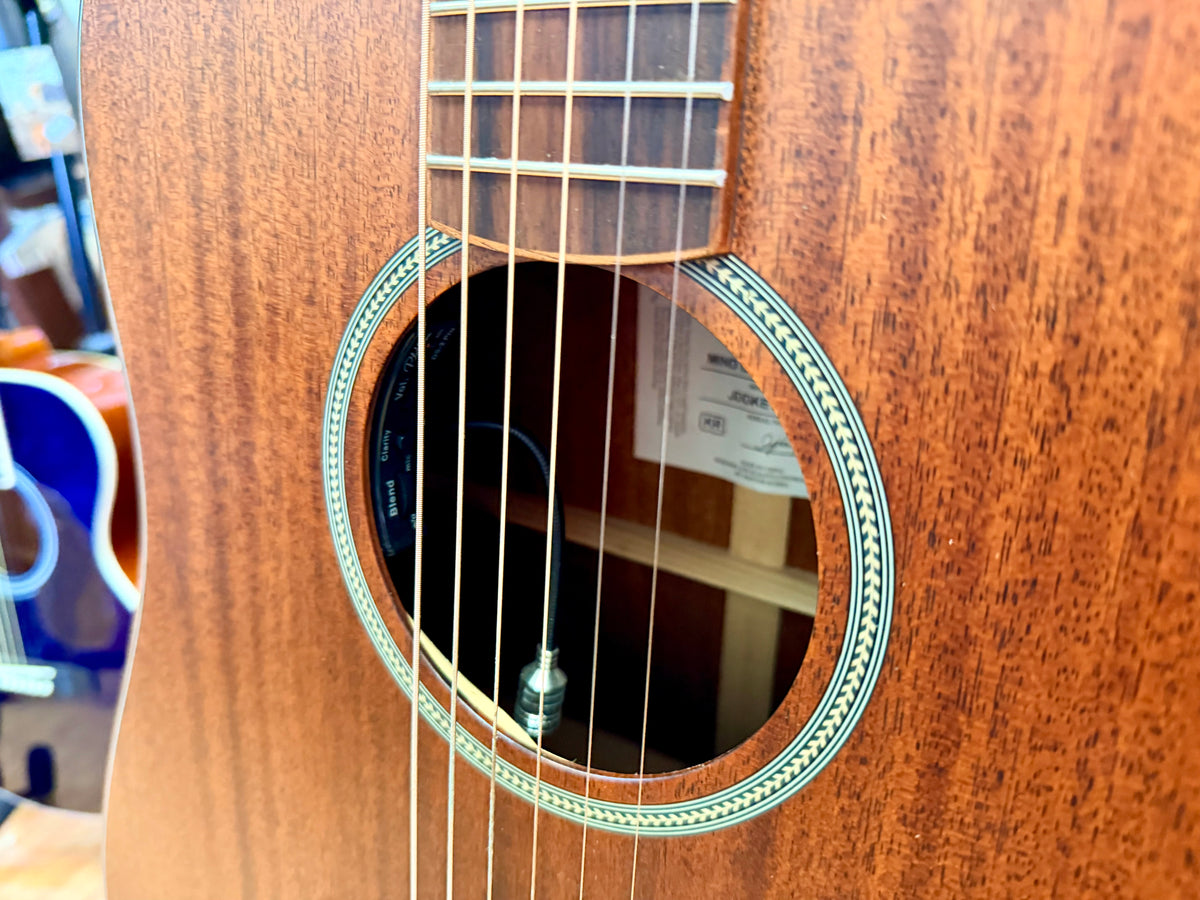 Crafter MIND D-MAHOe Pro Electro Acoustic Guitar~ Solid Mahogany Top + Gig Bag