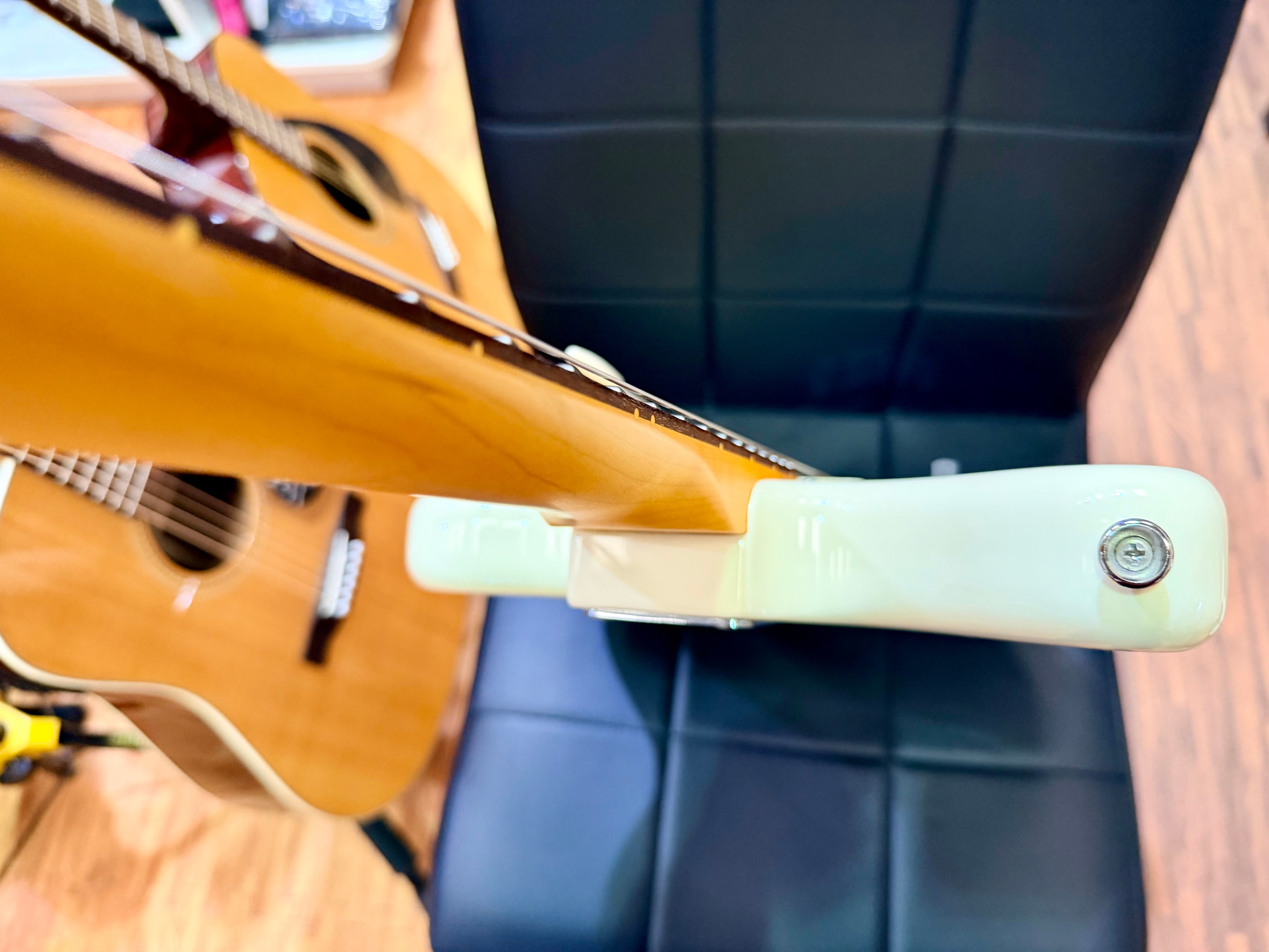 ✨2024✨ Fender Squier J Mascis Jazzmaster Vintage White & Gold~ MINT Condition!