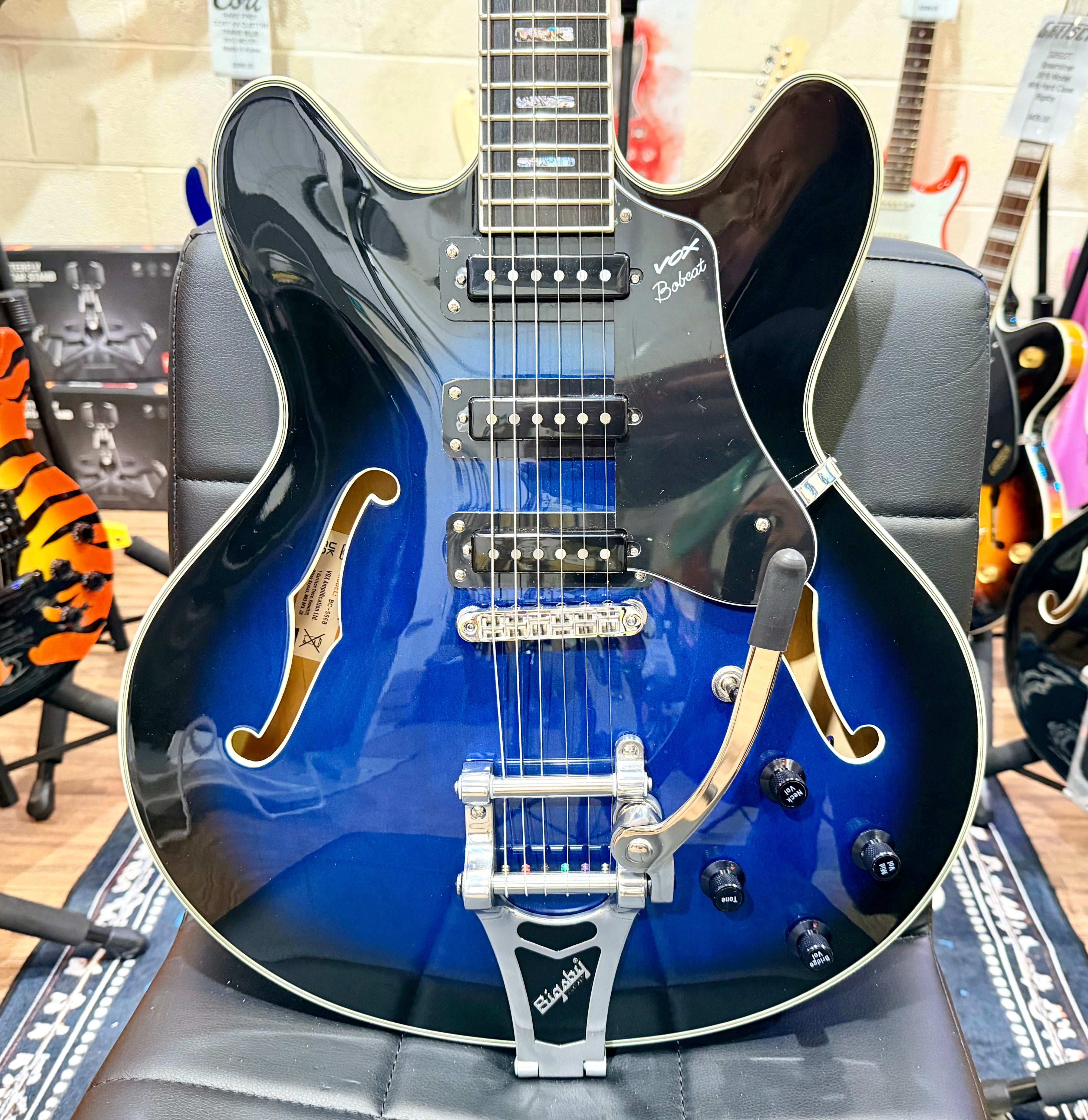 🔥MINT🔥 Vox Bobcat S66 Semi-Hollow ‘335’ Bigsby~ Blue Burst~ 2022 Korea 3 Pickup!