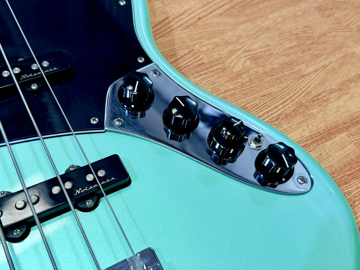 2020 Fender Deluxe Active Jazz Bass~ Surf Pearl~ Pau Ferro~ Noiseless Pickups