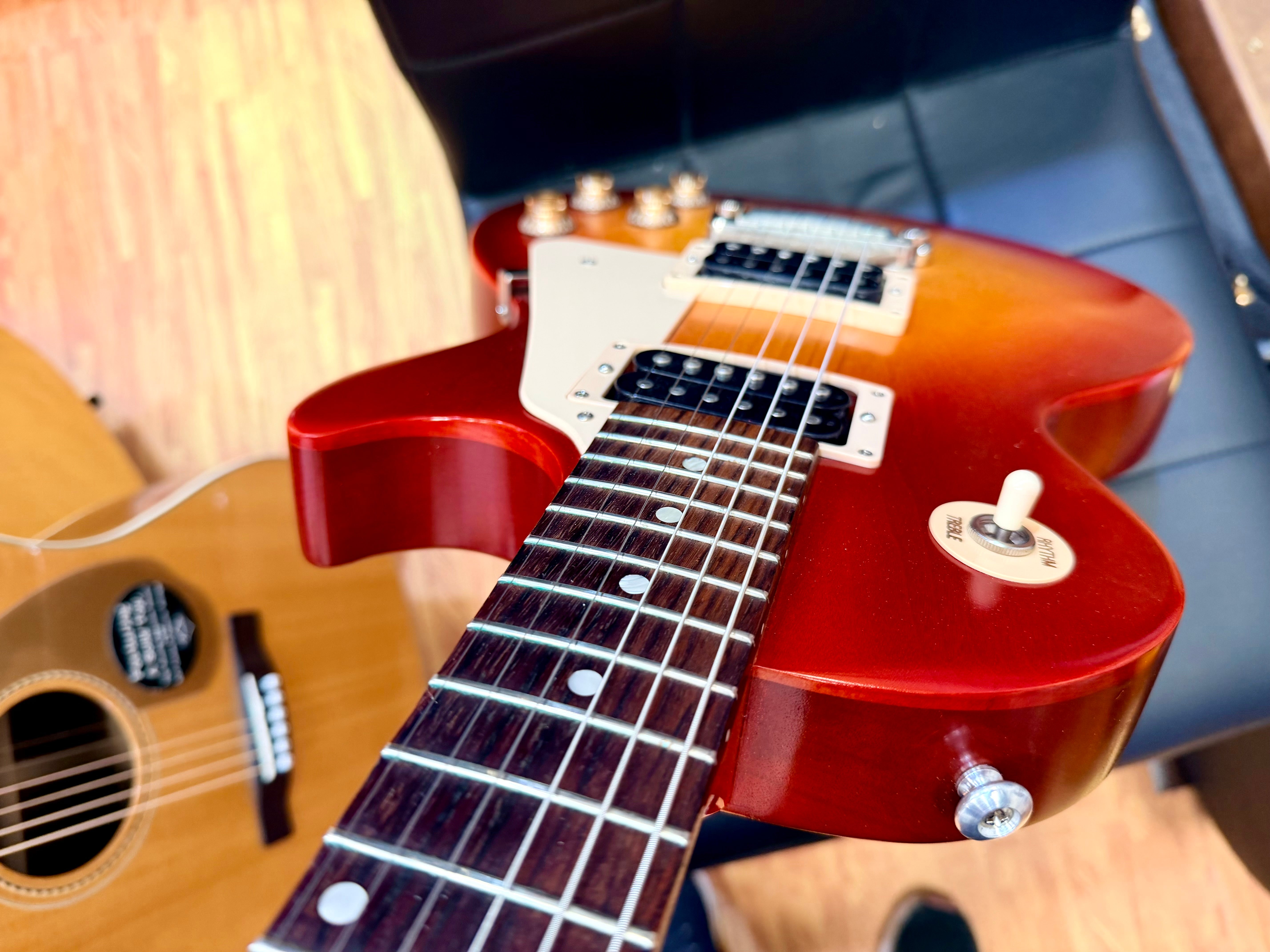 ✨ 2019 USA ✨ Gibson Les Paul Tribute Satin Cherry Sunburst + Deluxe Gig Bag!
