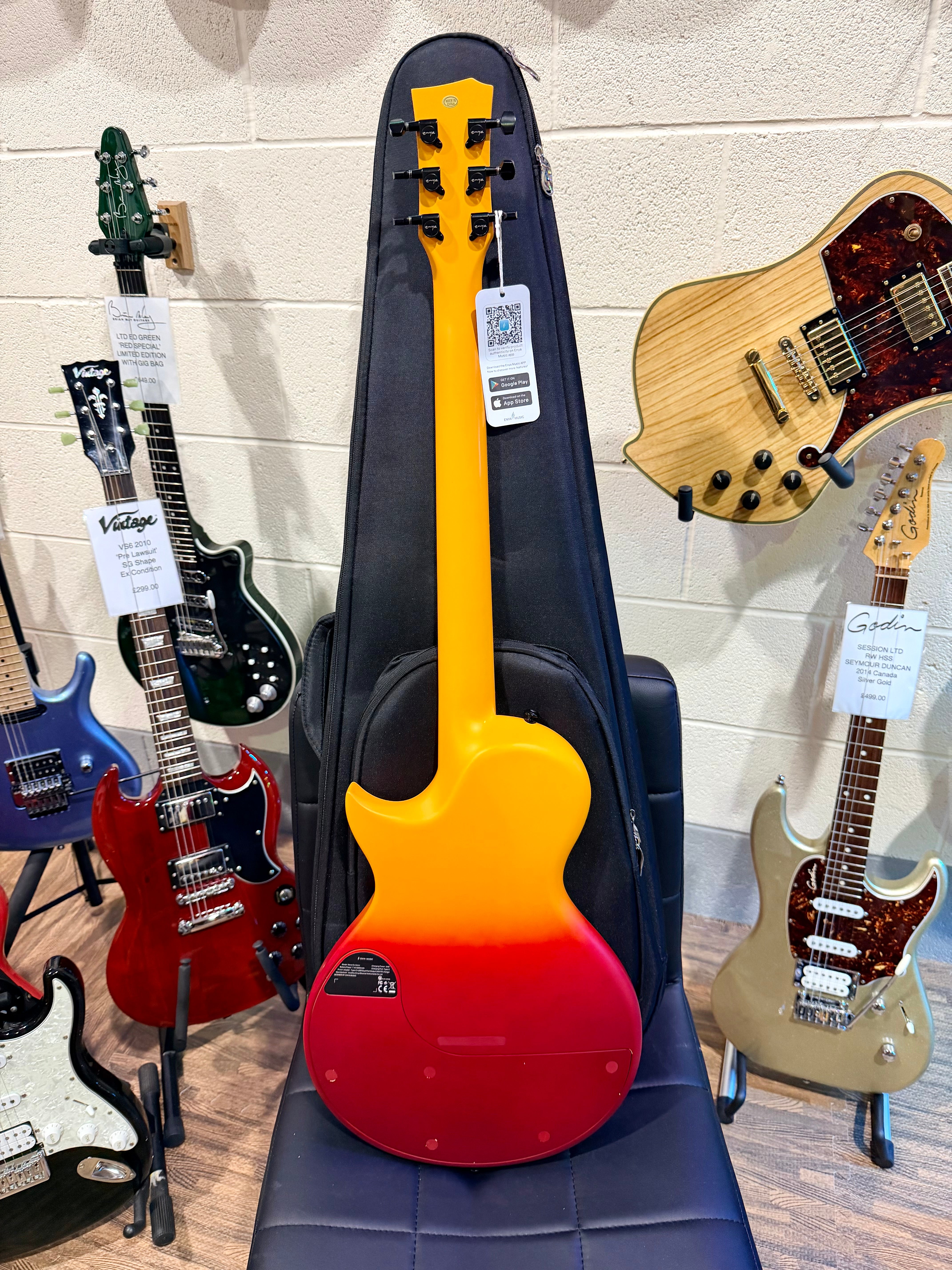 🔥 Enya Nova Go Sonic~ Volcanic Red~ Smart Electric Guitar~Speaker & FX + Bag 🔥