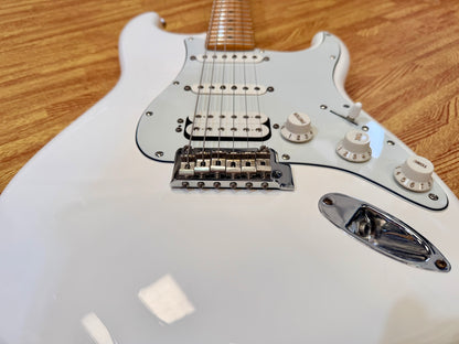 ✨2021✨ Fender Player Stratocaster HSS~ Polar White~ Maple Neck~ Mexican Strat!