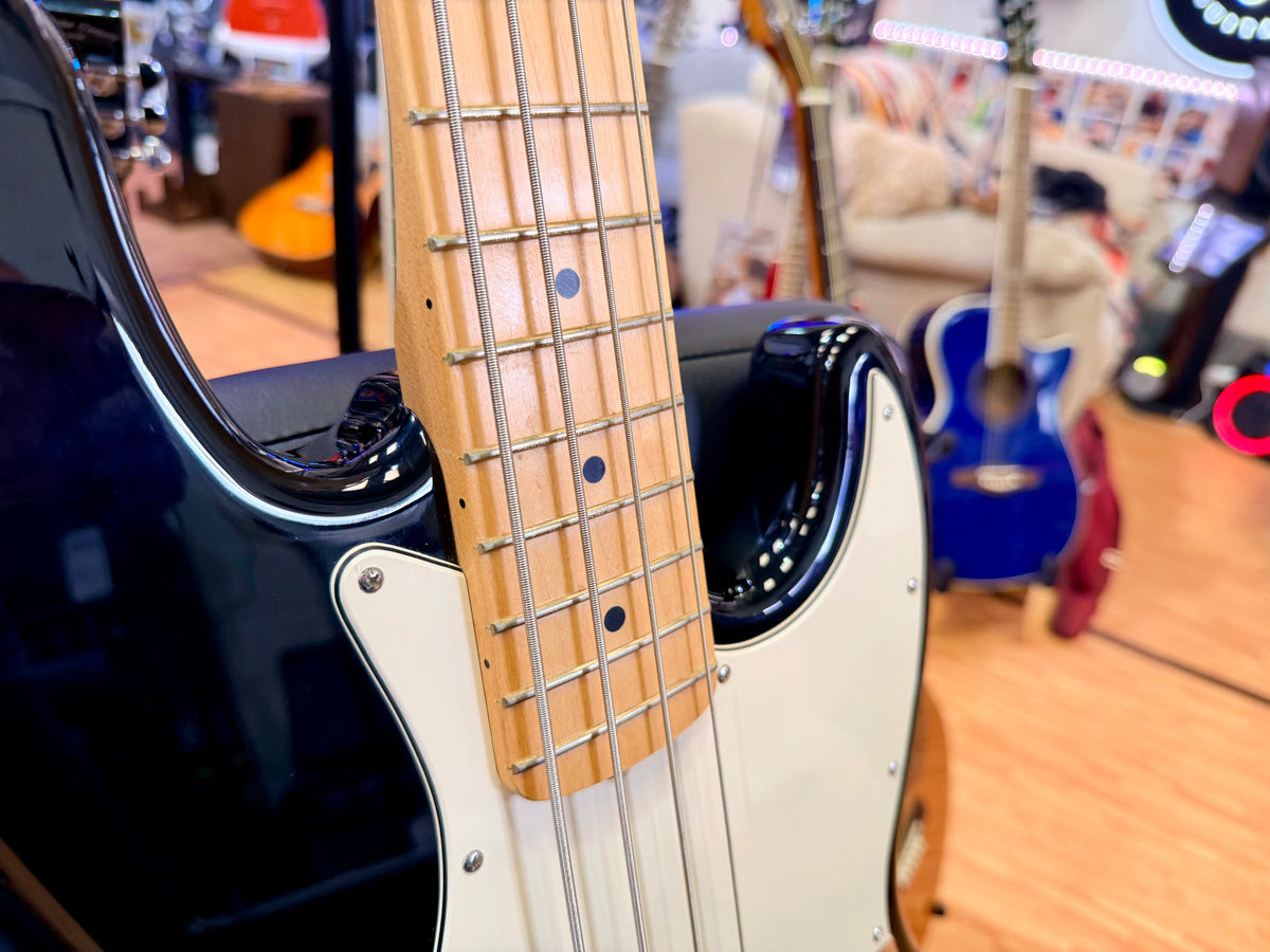 2011 Fender American Special Jazz Bass~ Black~ Maple Fingerboard~ Hard Case