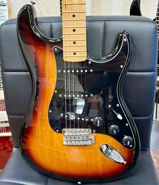 🌟2013🌟 Fender Mexican Standard Stratocaster~ Brown Sunburst~ Lovely Condition!