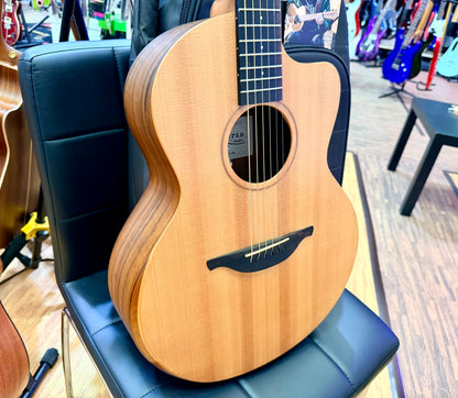 ✨ Sheeran by Lowden S04 Electro Acoustic Guitar~ Figured Walnut + Gig Bag! ✨