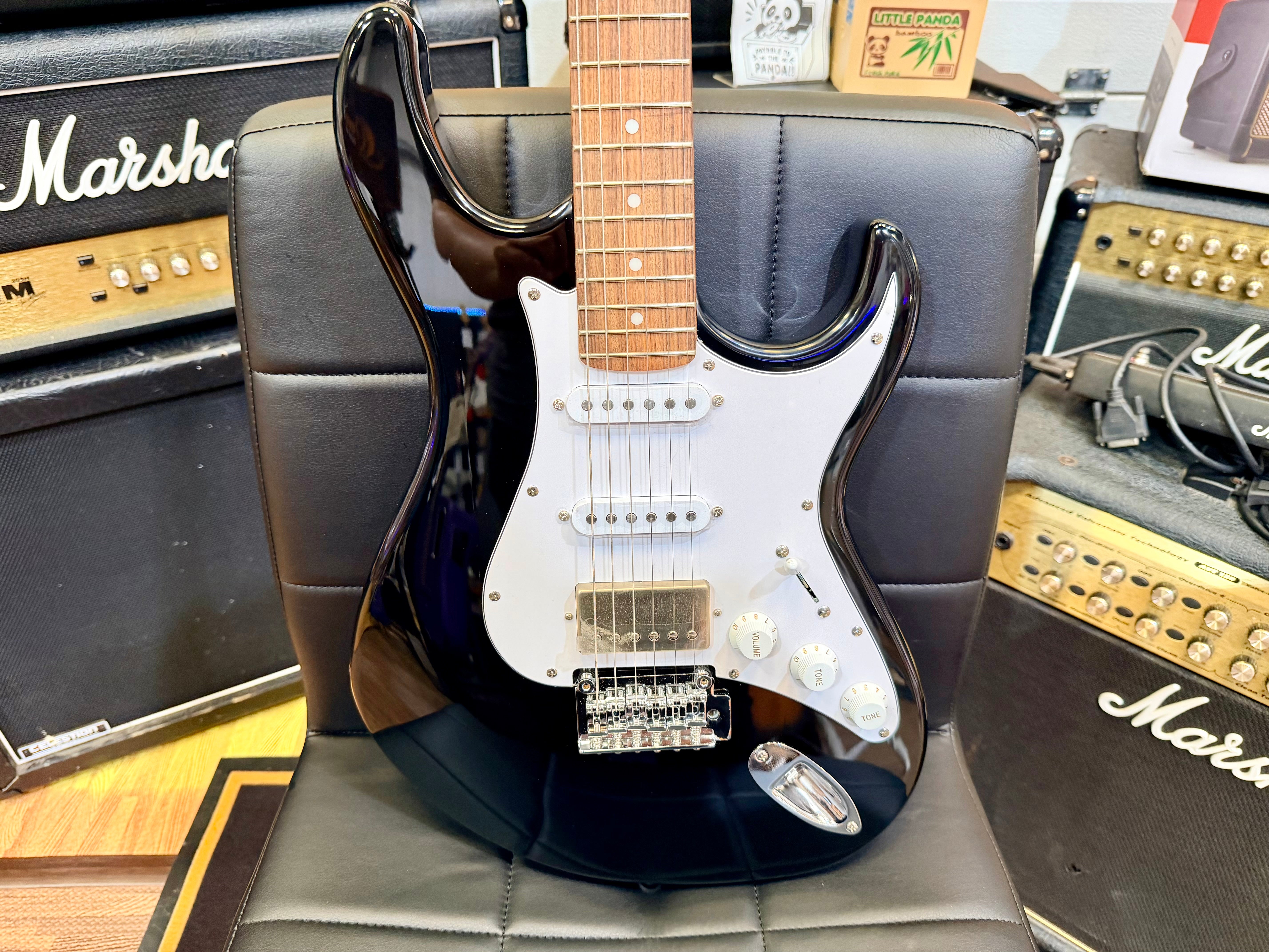 🌟 NEW Cort G260CS Black Electric Guitar~  Roasted Maple Neck HSS Pickups 🌟
