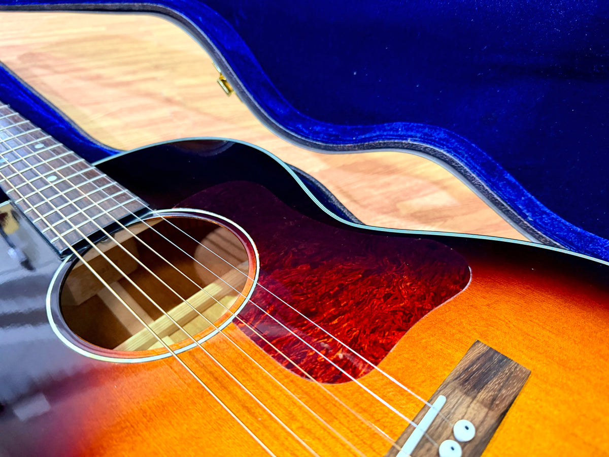 Peerless PGC-65 00 Compact Grand Concert Acoustic Guitar~ Vintage Sunburst OHSC!