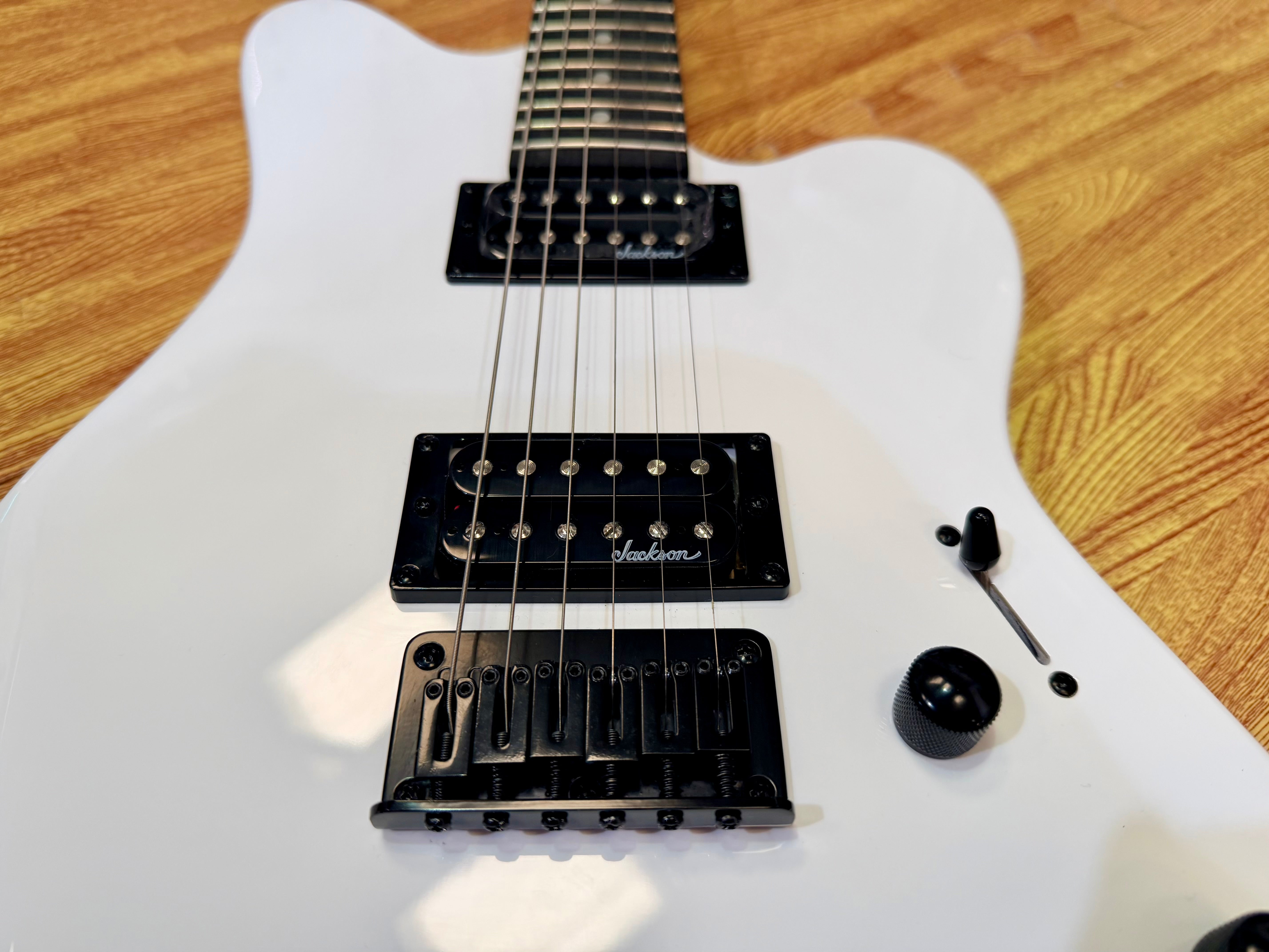 ✨EX-DEMO✨ Jackson JS Series Surfcaster JS22 HT Snow White Electric Guitar!