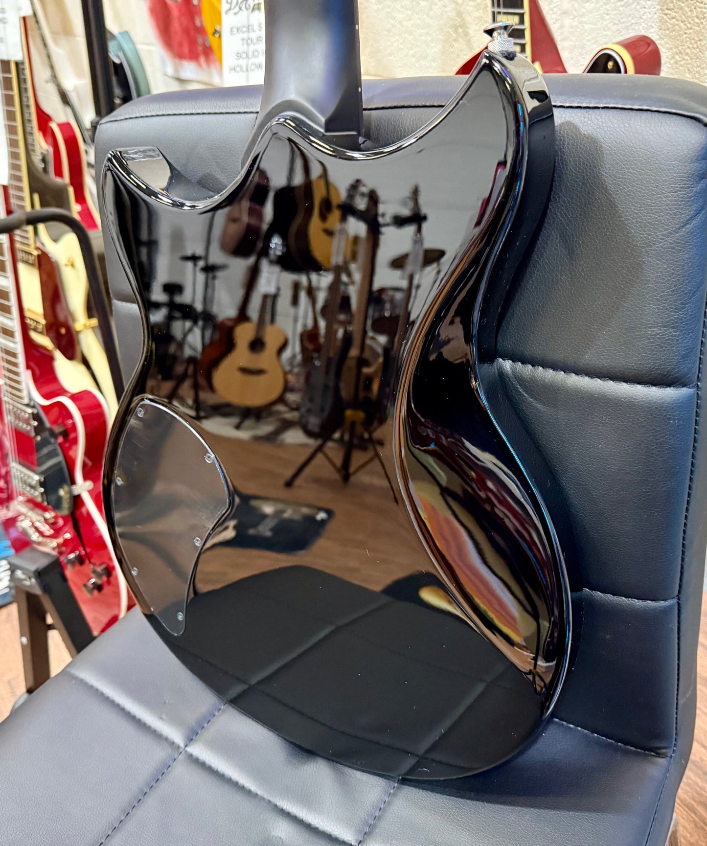 🌟BRAND NEW🌟 Yamaha Revstar Element RSE20~ Gloss Black~ Latest Model!