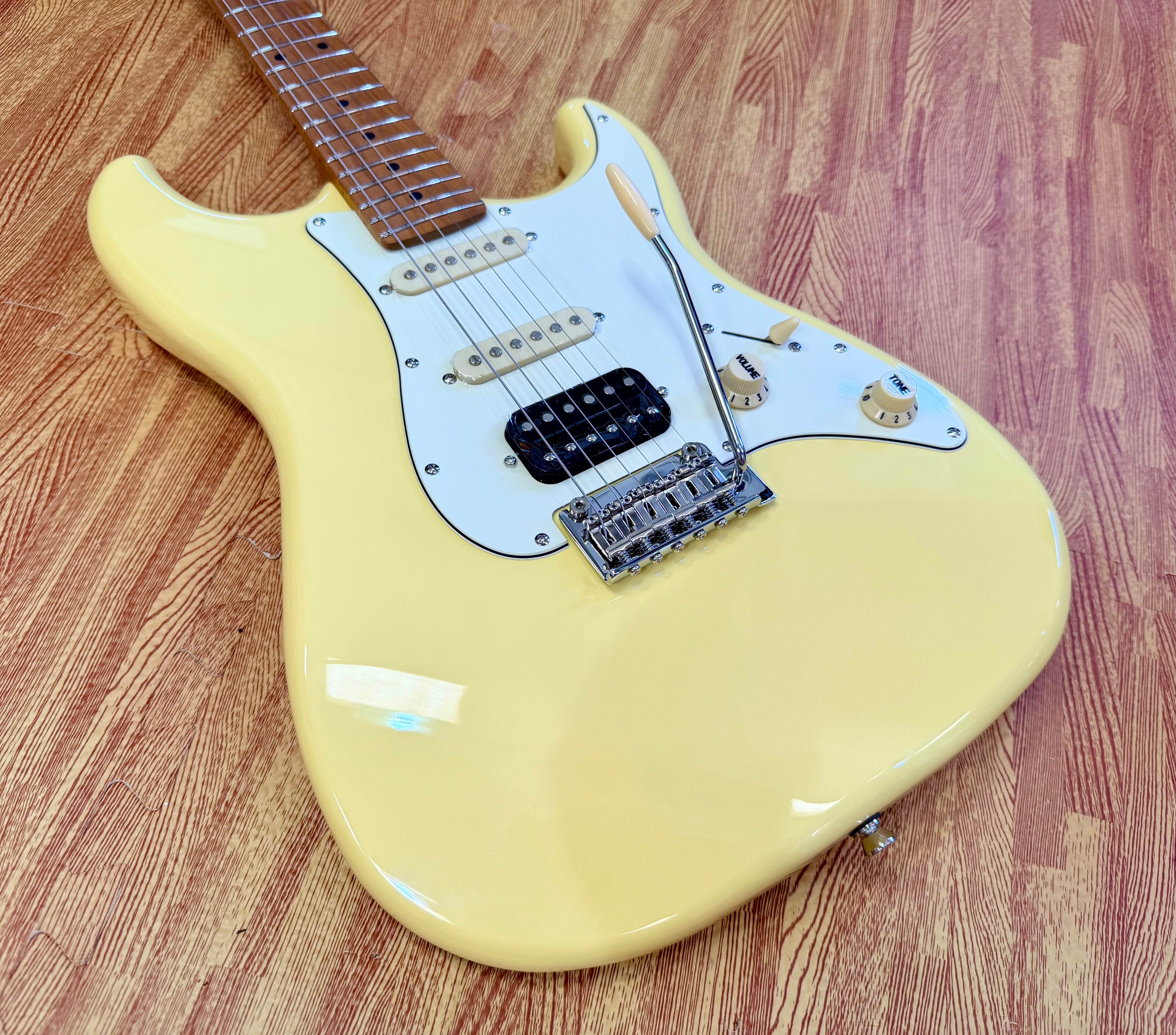 ⚡️NEW⚡️ JET JS-400 HSS Electric Guitar~ Vintage Yellow~ Strat~ 2026 Butterscotch