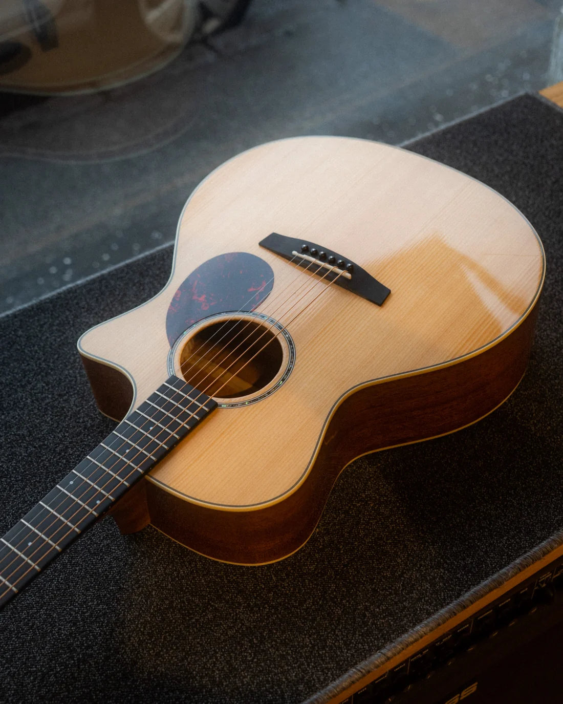 Enya EGA-Q1M Grand Auditorium Pro Series Acoustic Guitar