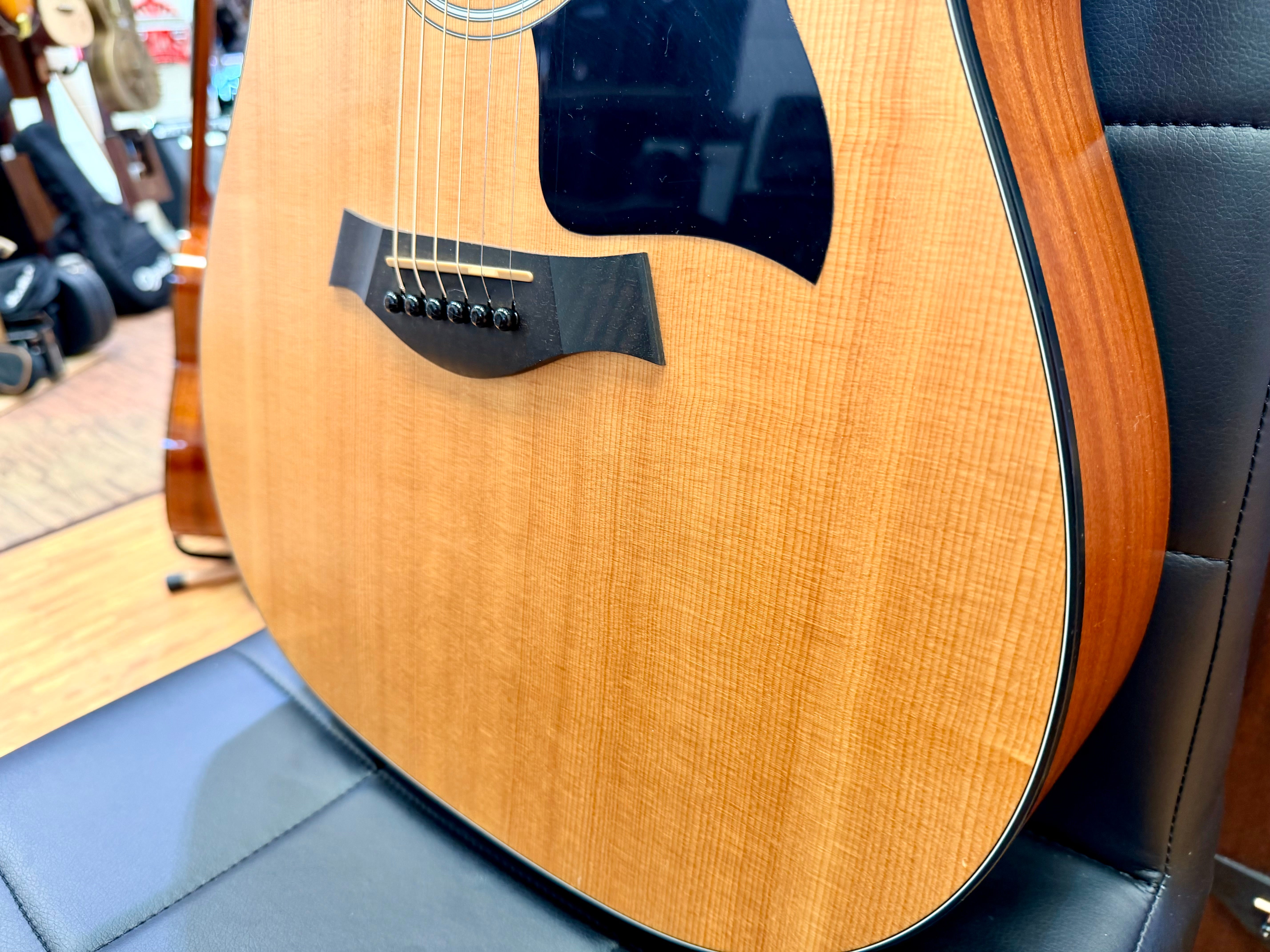 ✨2015✨ Taylor 110e Electro Acoustic~ ES2 Pickup~ Solid Sitka Top Dreadnought!