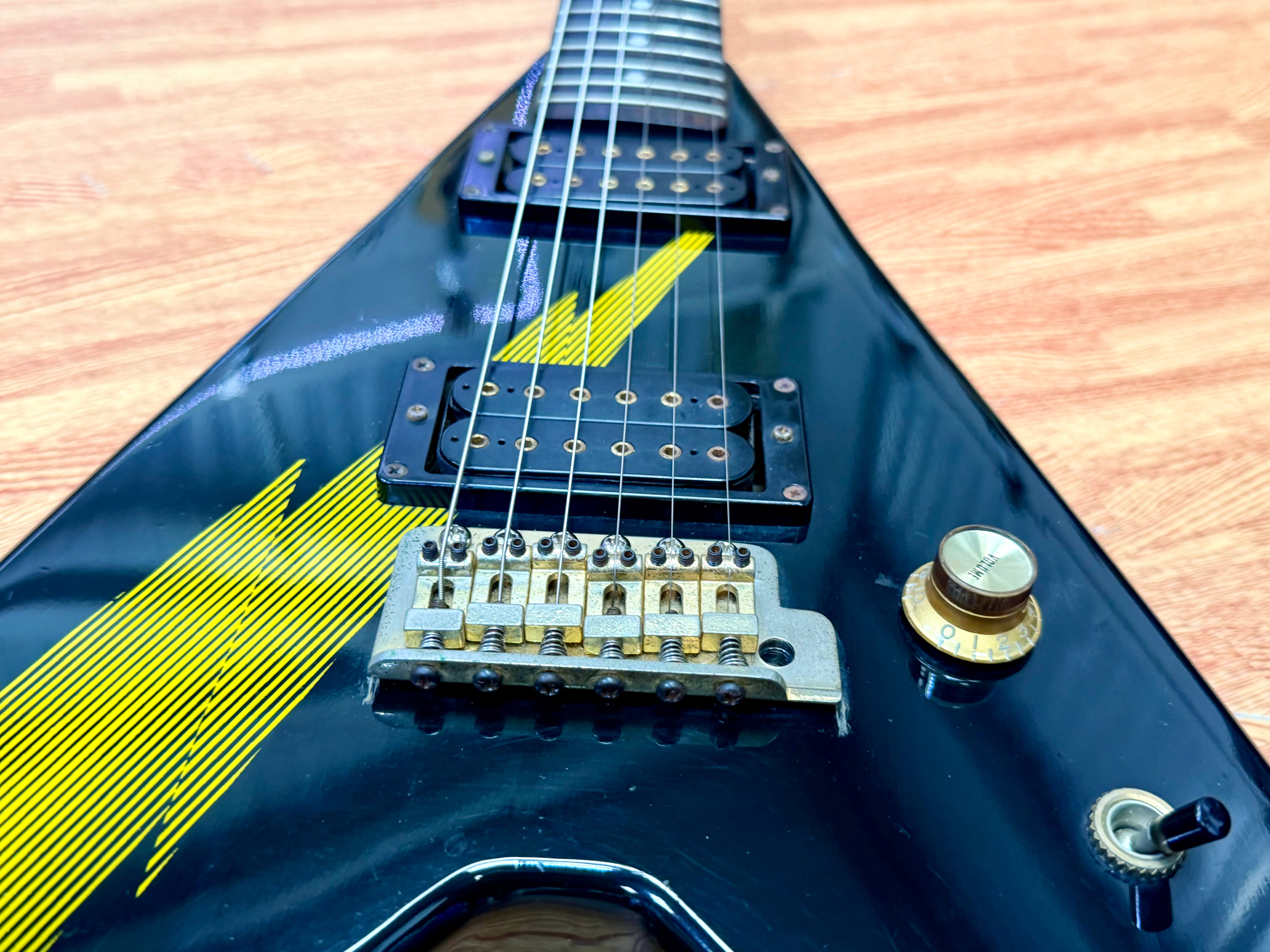 🇯🇵 1983 JAPAN 🇯🇵 Aria Pro II XX Deluxe Flying V 1983 Lightning MIJ Matsumoku
