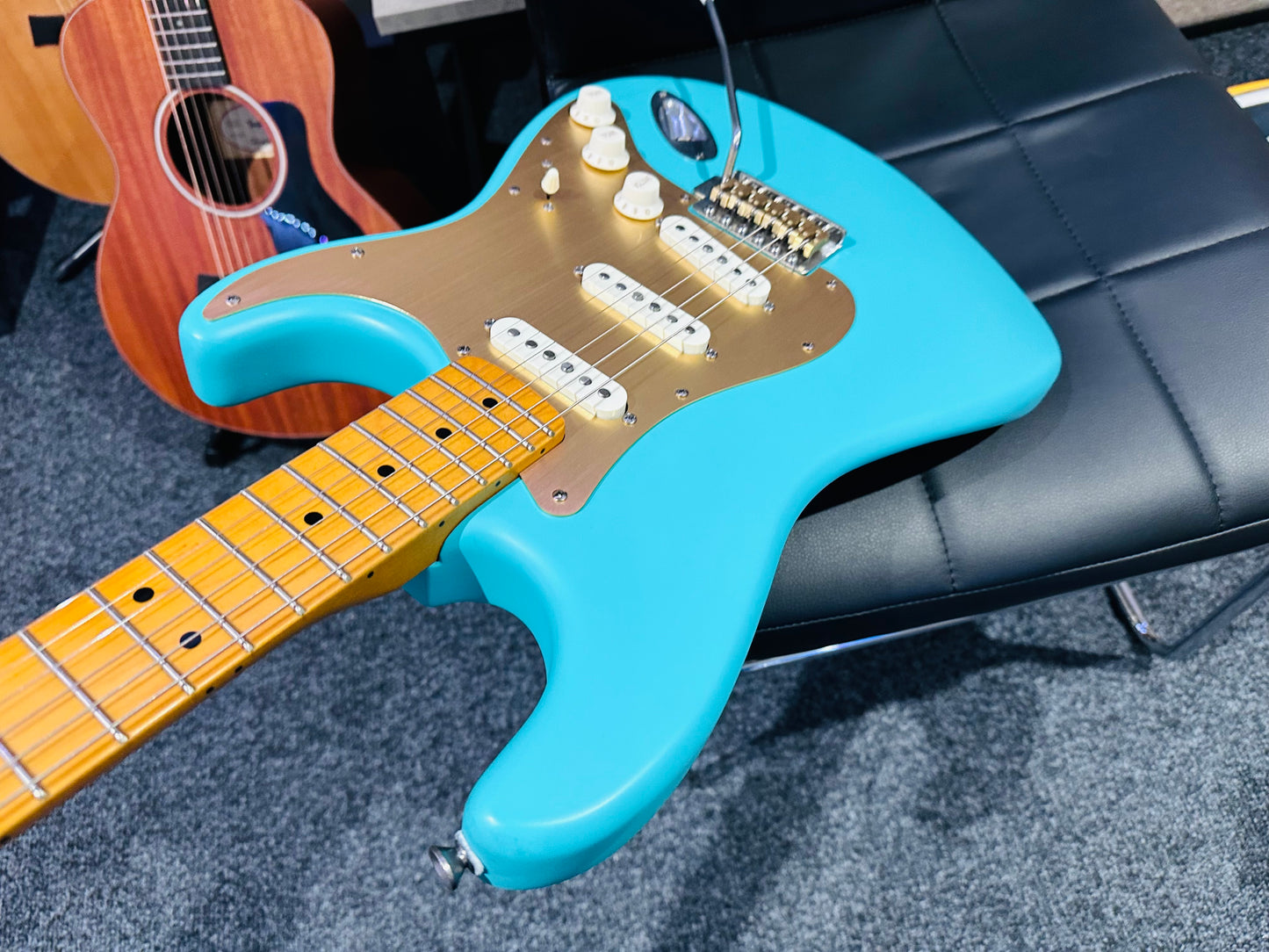 🌟 Fender Squier 40th Anniversary Stratocaster Vintage Edition Seafoam Green 🌟