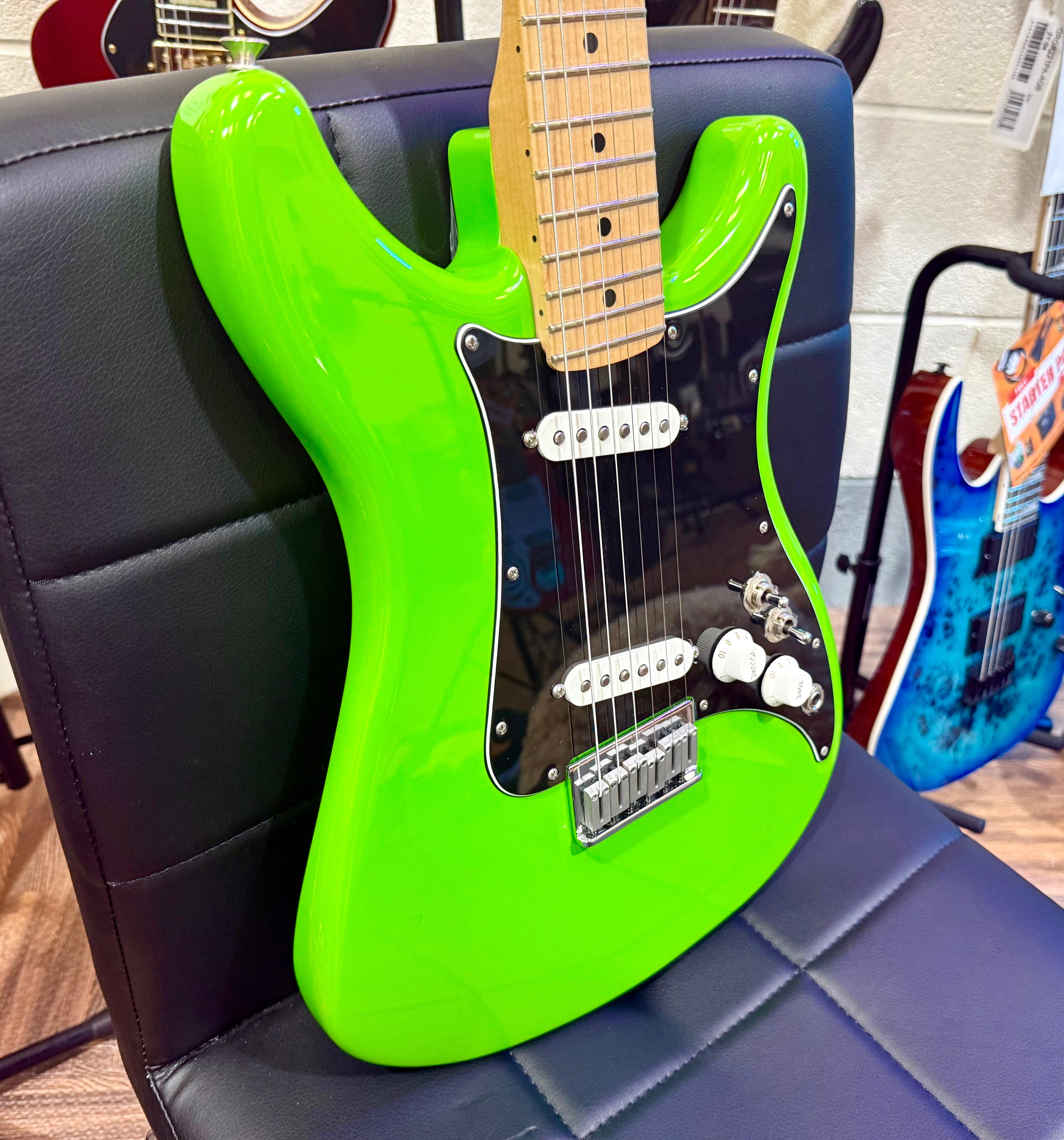 🔥MINT 2019🔥 Fender Player Lead II ‘2’ Neon Green Electric Guitar + Hard Case!