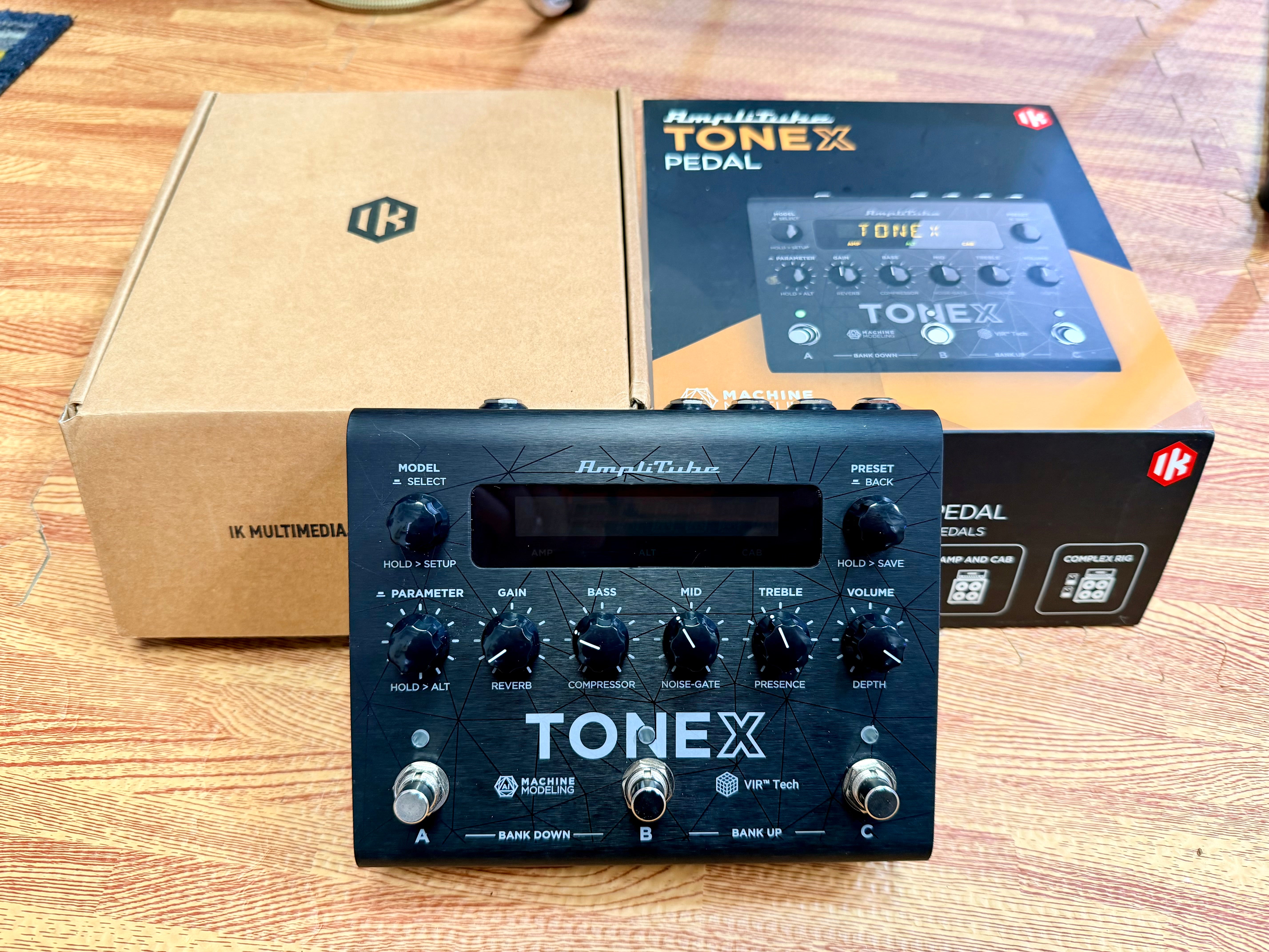 🎸Boxed🎸 IK Multimedia TONEX Pedal~ Guitar AmpliTube Machine Modelling~ AIMM!