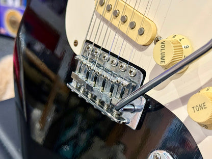 🌟RARE KOREAN🌟 1990’s Fender Squier Stratocaster~ Black & white Classic Strat!