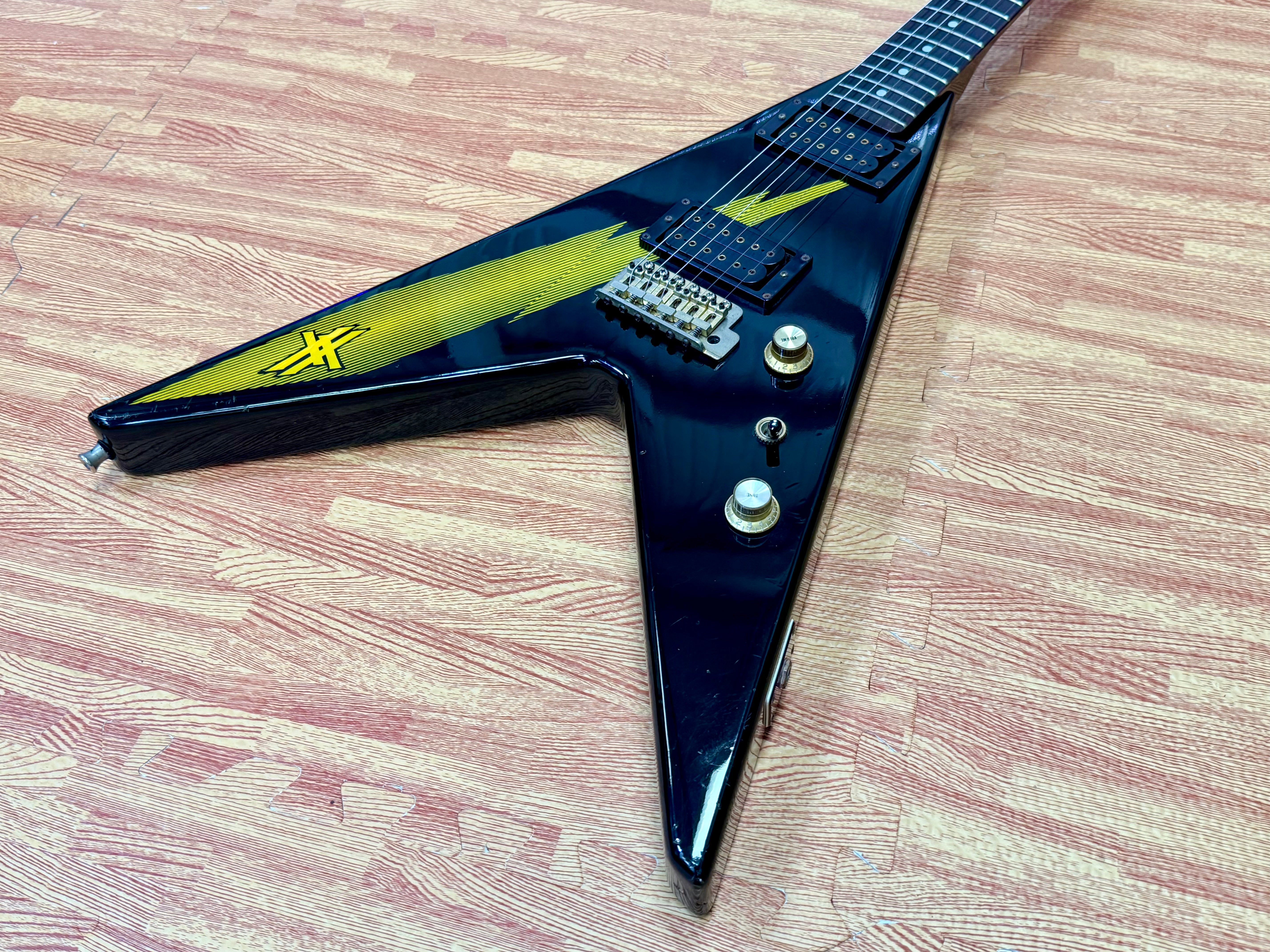 🇯🇵 1983 JAPAN 🇯🇵 Aria Pro II XX Deluxe Flying V 1983 Lightning MIJ Matsumoku