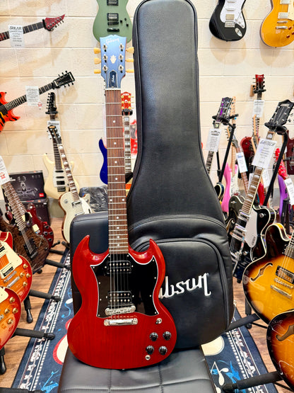 🍒2022🍒 Gibson SG Tribute~ Worn Satin Cherry USA + Deluxe Gig Bag~ Cherished!