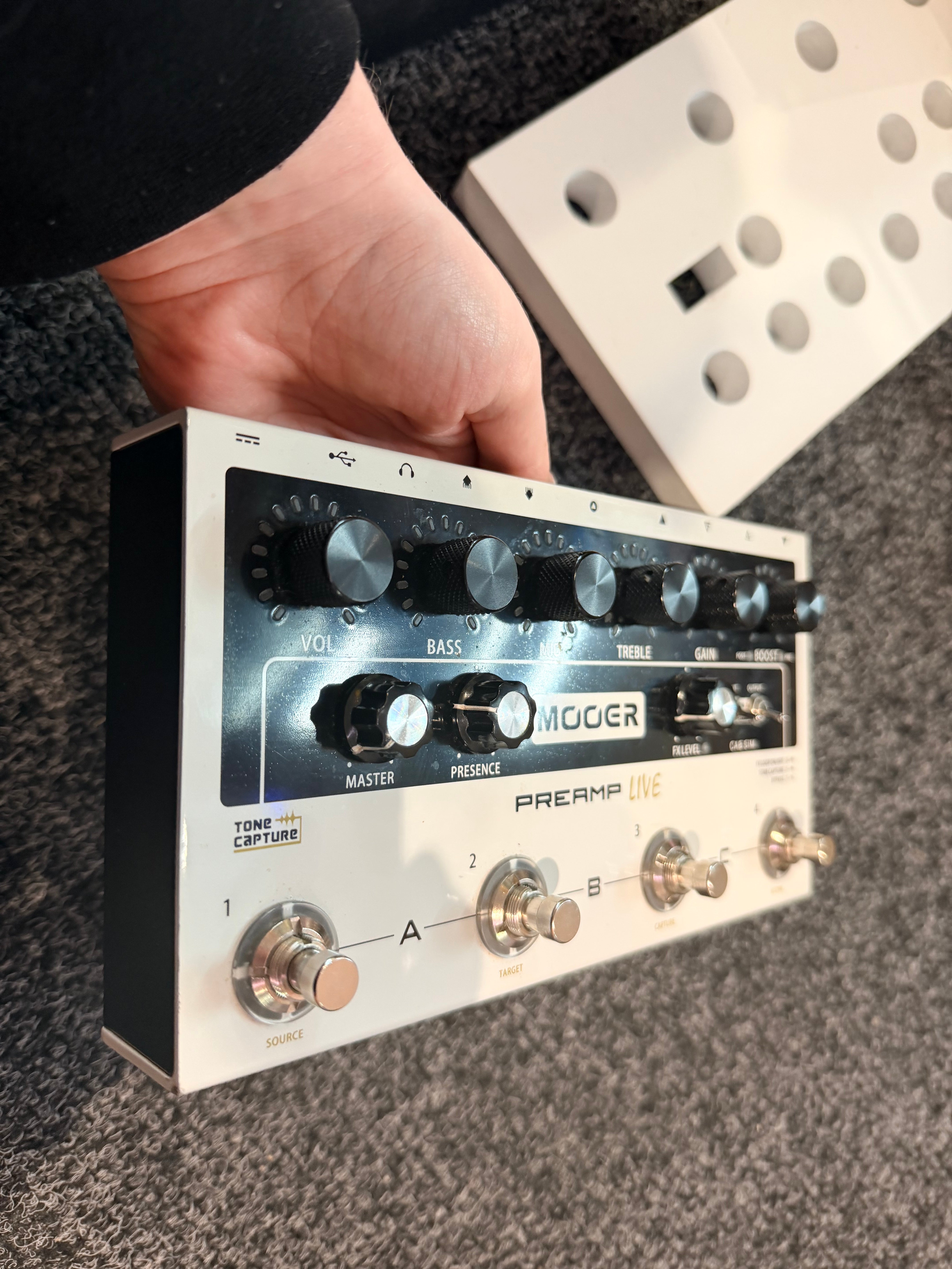 🎸 Mooer Preamp Live Guitar Pedal with Power Supply & Box 🎸