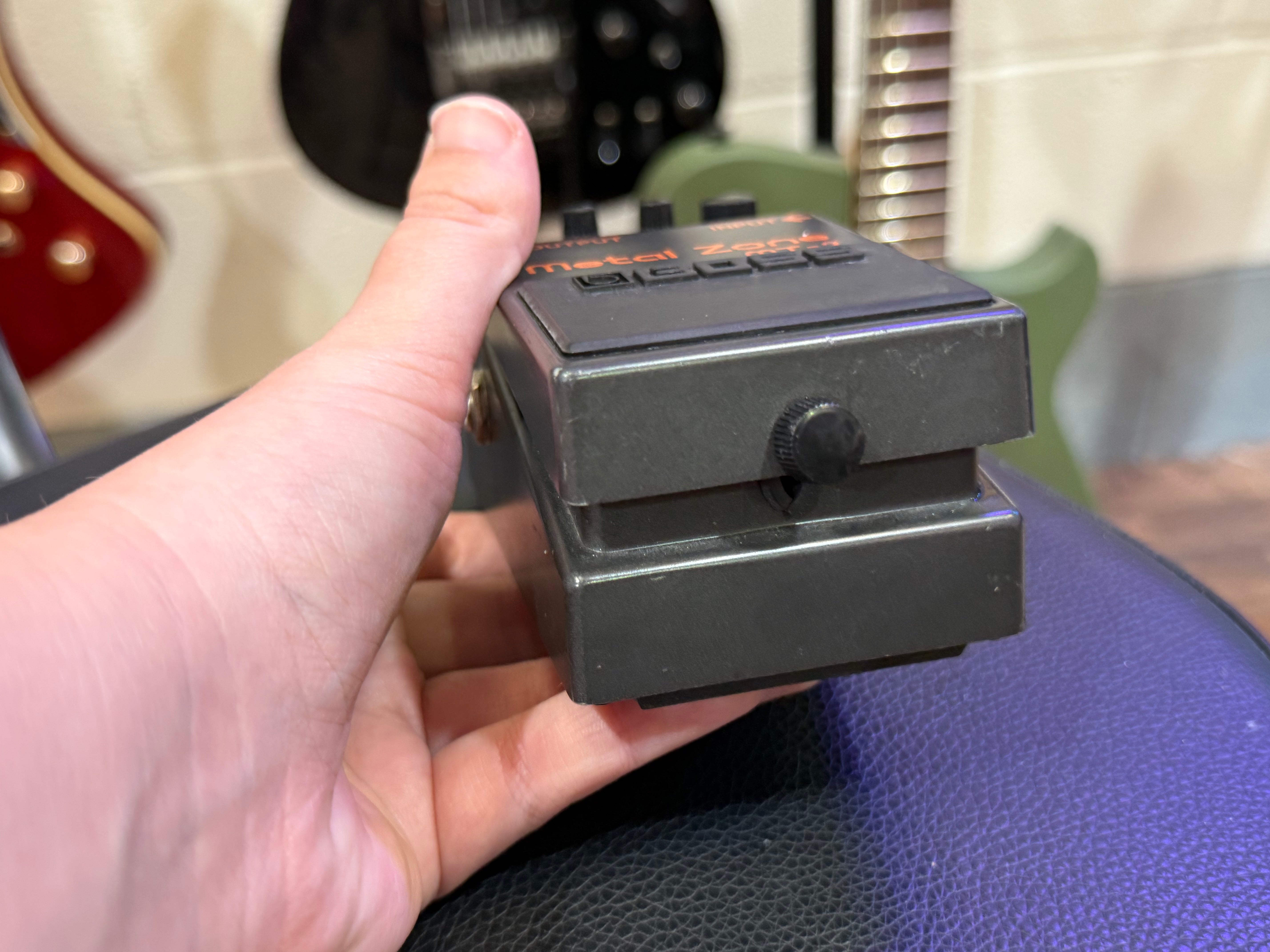 🎸 Boss MT-2 Metal Zone Distortion Pedal~ Guitar Effects Unit 🎸