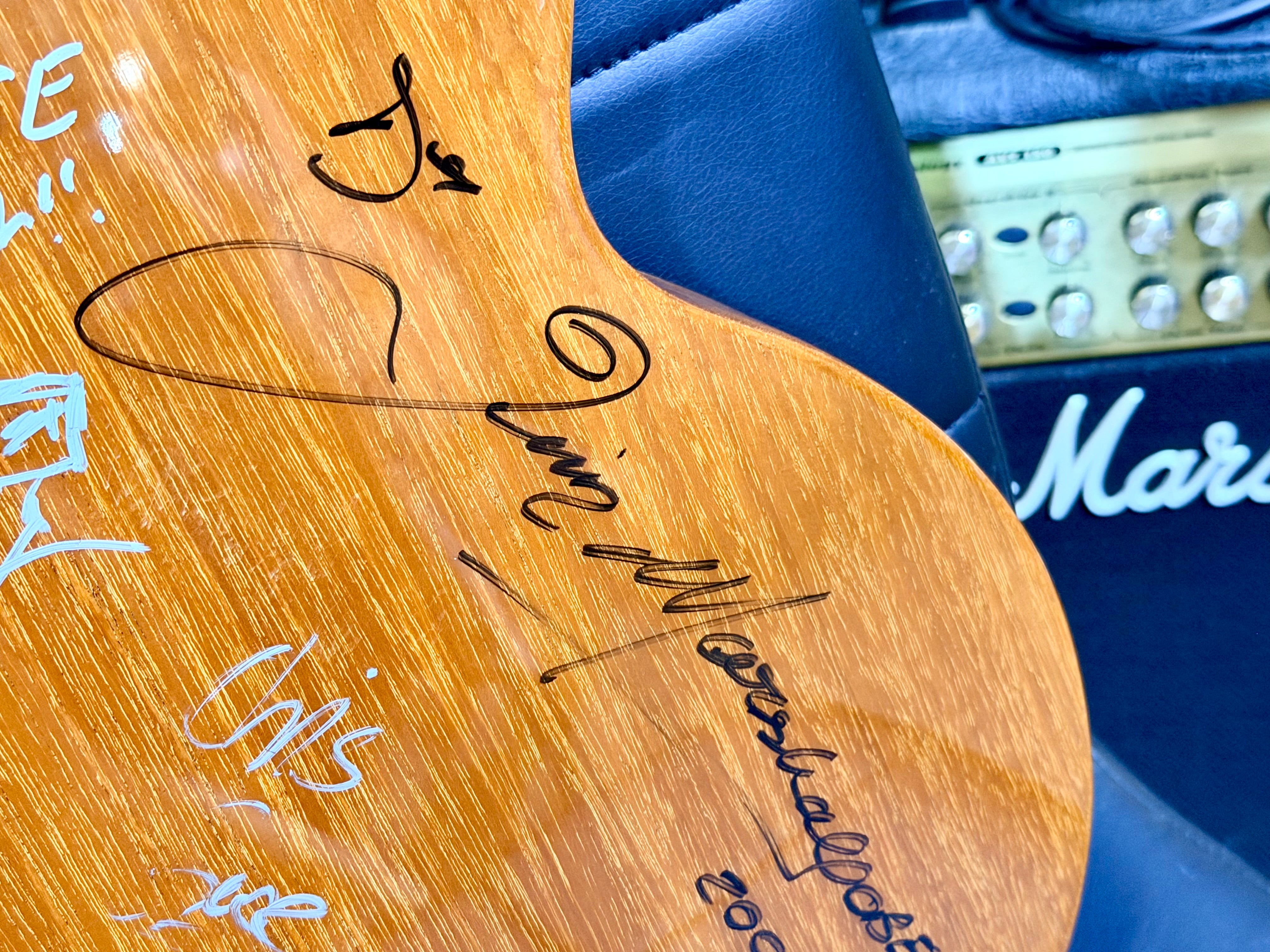 🌟 2005 Gibson USA Les Paul Standard Goldtop Jim Marshall OBE Signed + Case 🌟