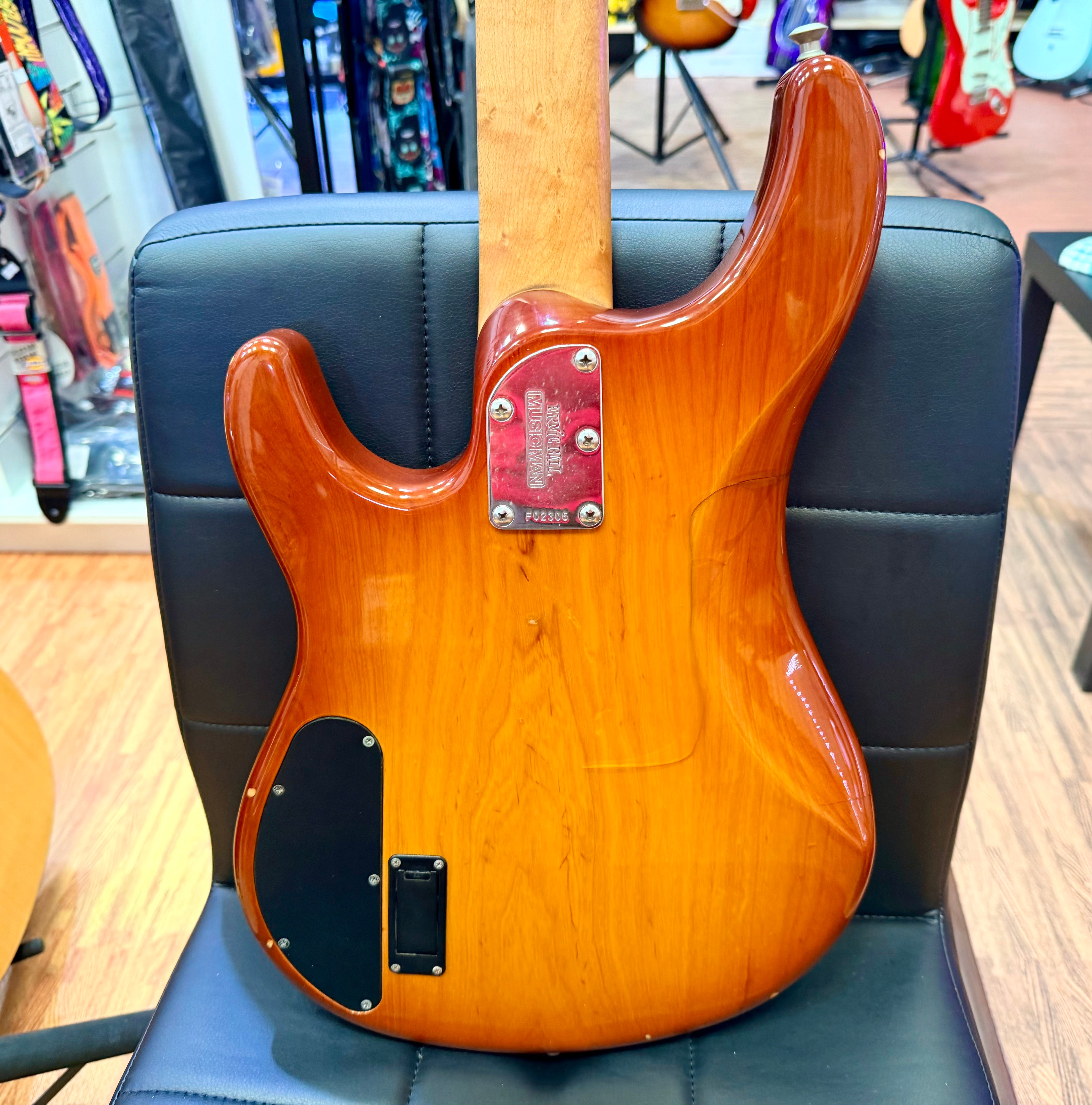 🇺🇸 Ernie Ball Music Man StingRay 4H 3EQ USA~ Honey Burst~ 2000 + Case 🇺🇸