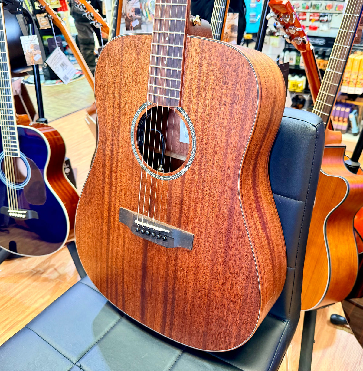 Crafter MIND D-MAHOe Pro Electro Acoustic Guitar~ Solid Mahogany Top + Gig Bag