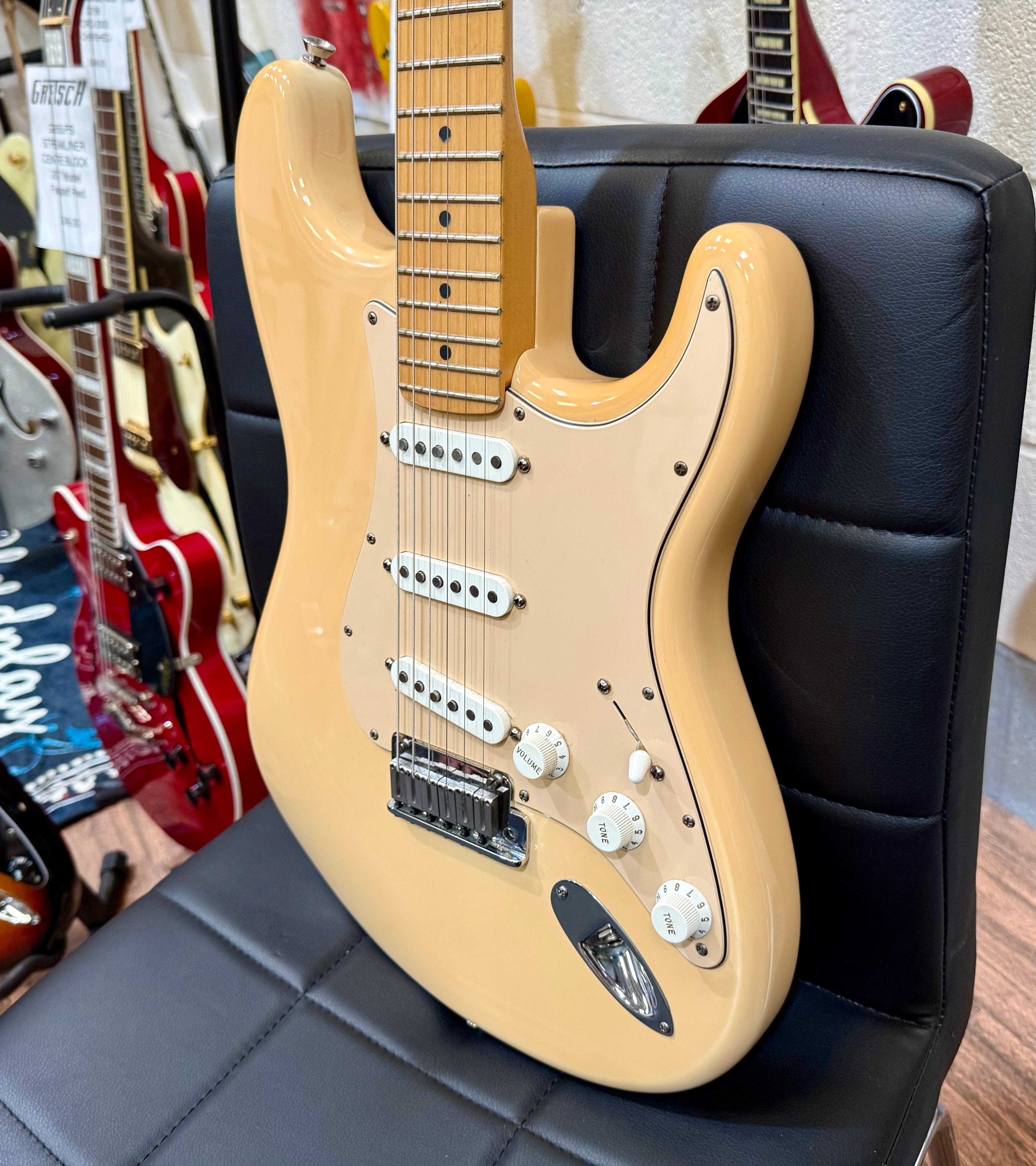 🌟2005 60th Anniversary🌟 Fender American Standard Stratocaster~ Vintage White!