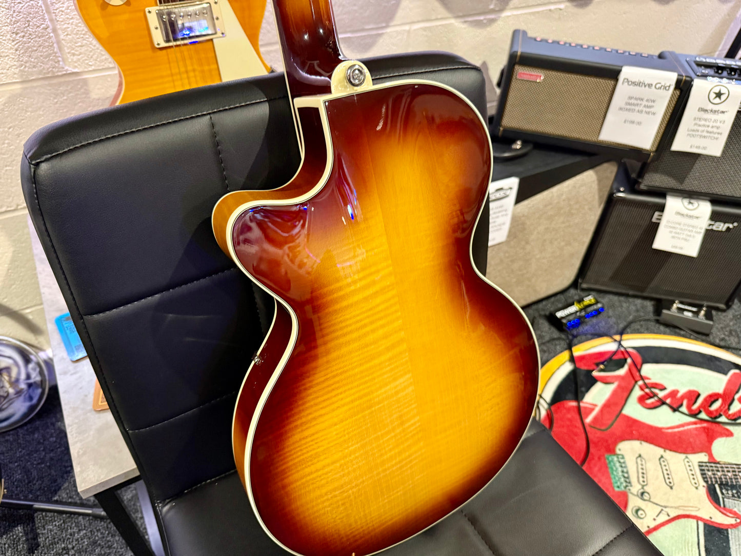 🎻 VIOLIN BASS 🎻 Hofner HCT 5002 Club Series Bass~ Sunburst~ Contemporary!